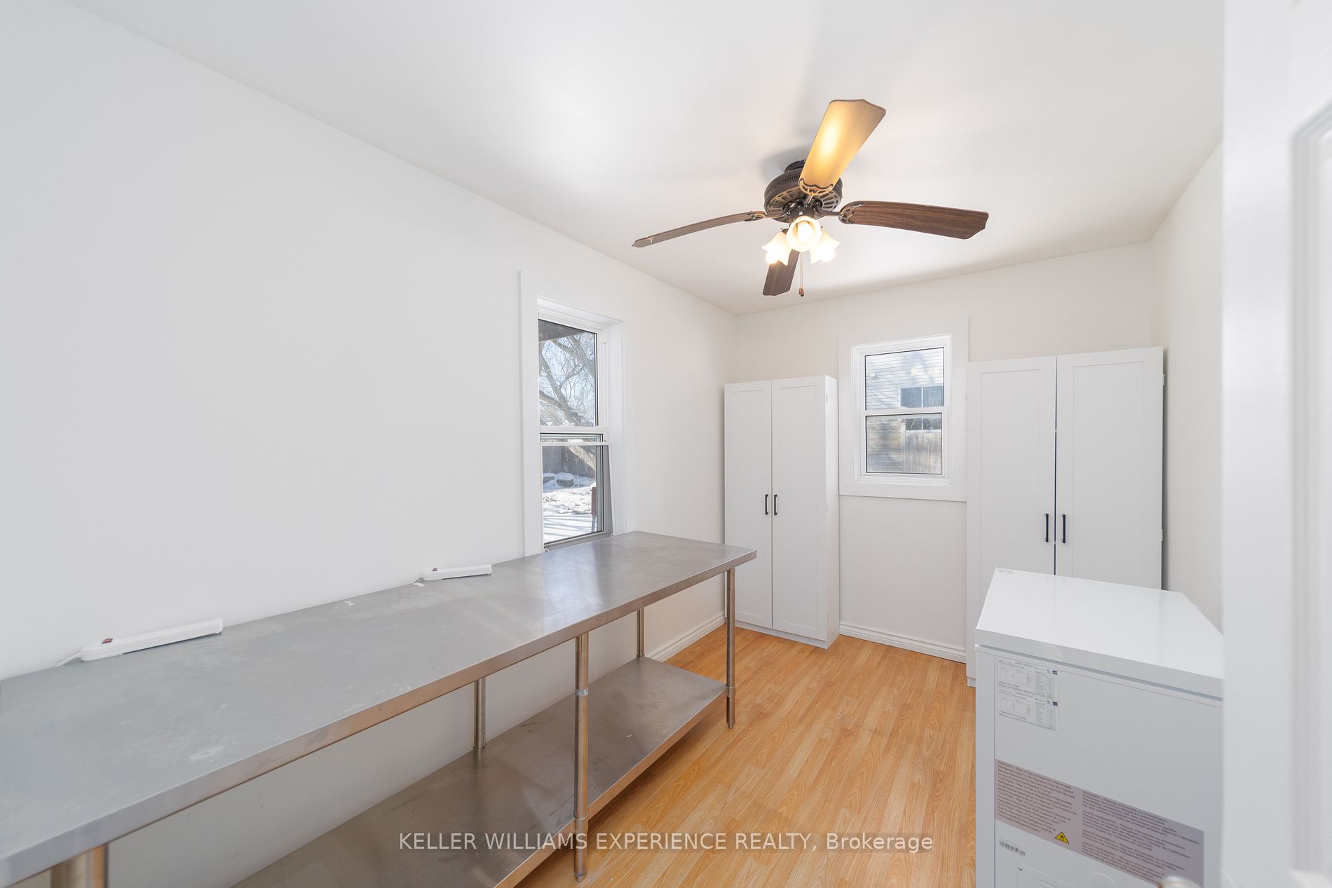100 Queen St Property Photo 14