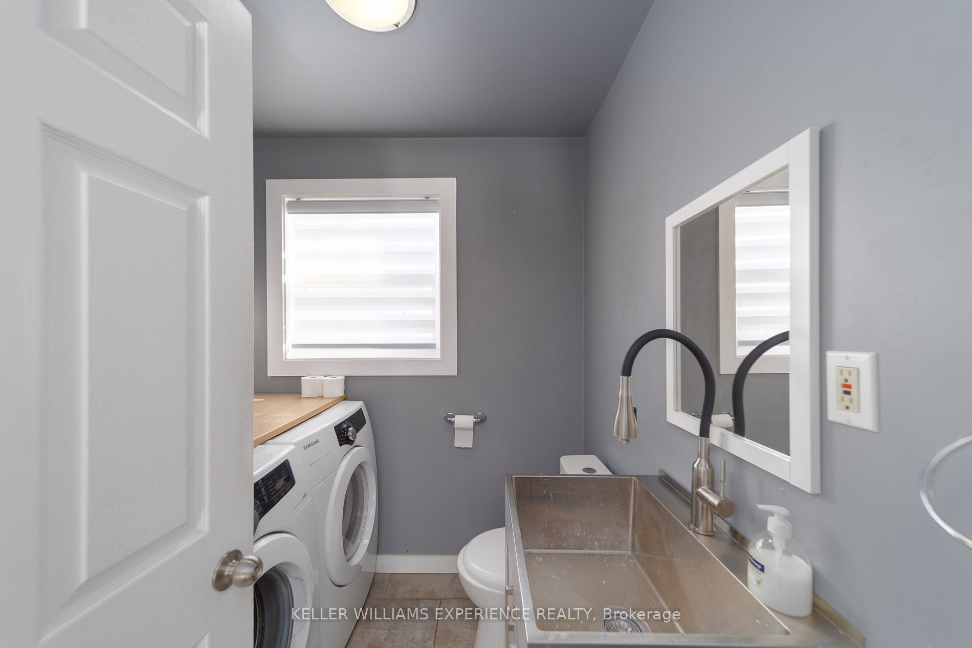 100 Queen St Property Photo 16