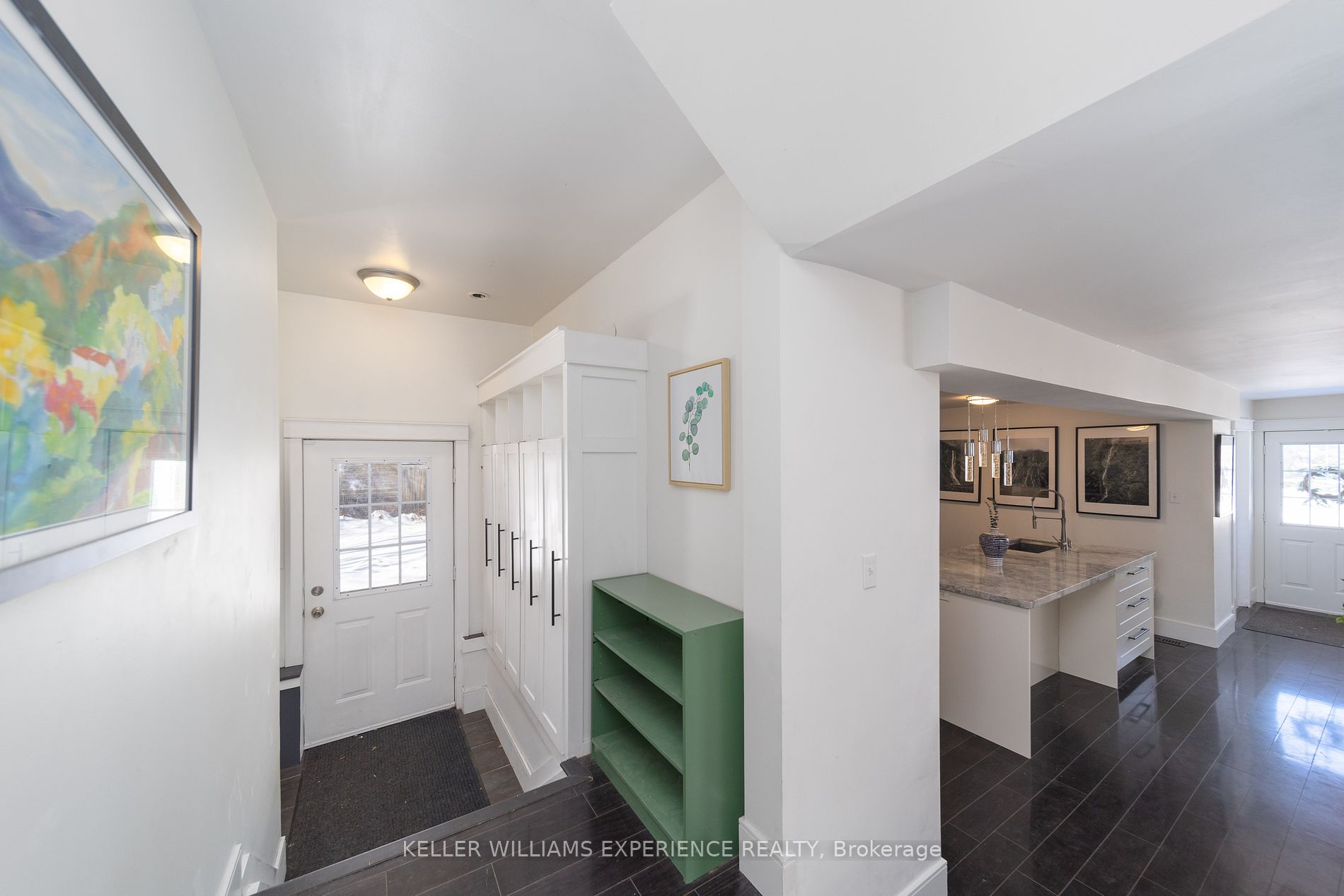 100 Queen St Property Photo 21