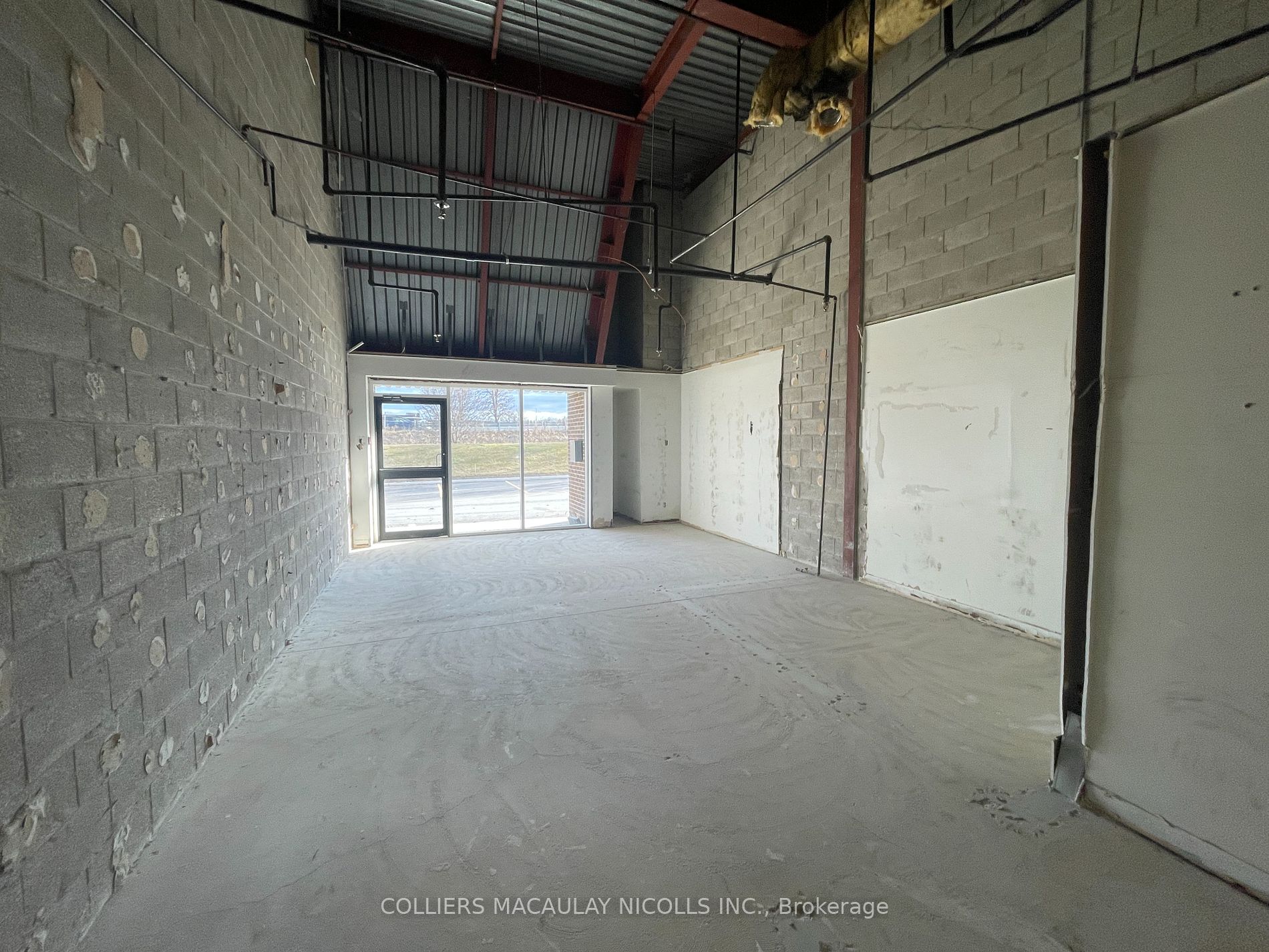 2600 John St Property Photo 4