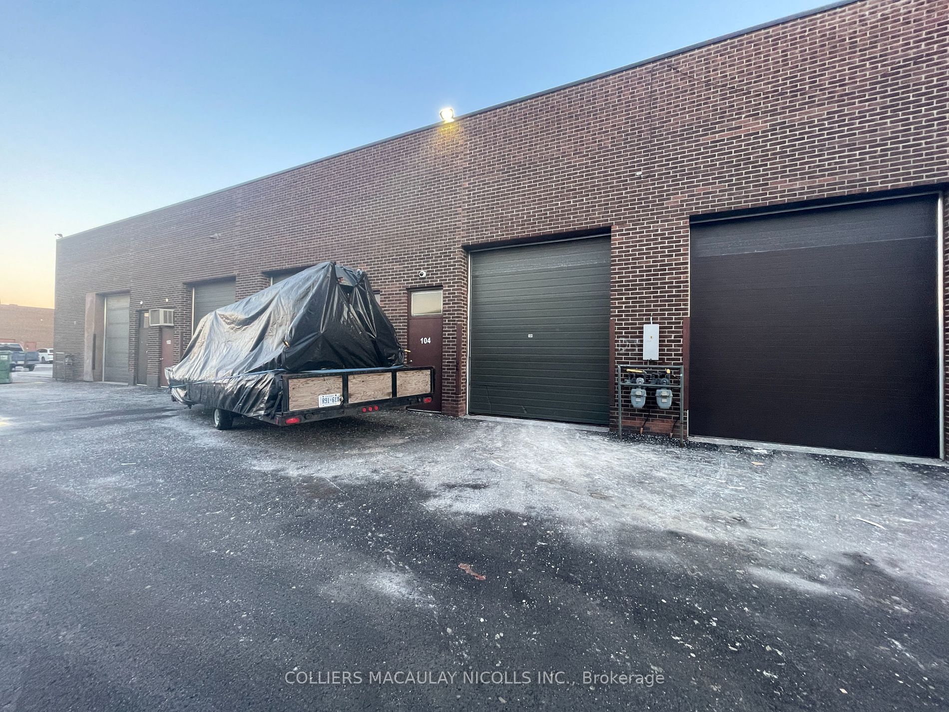 2600 John St Property Photo 6