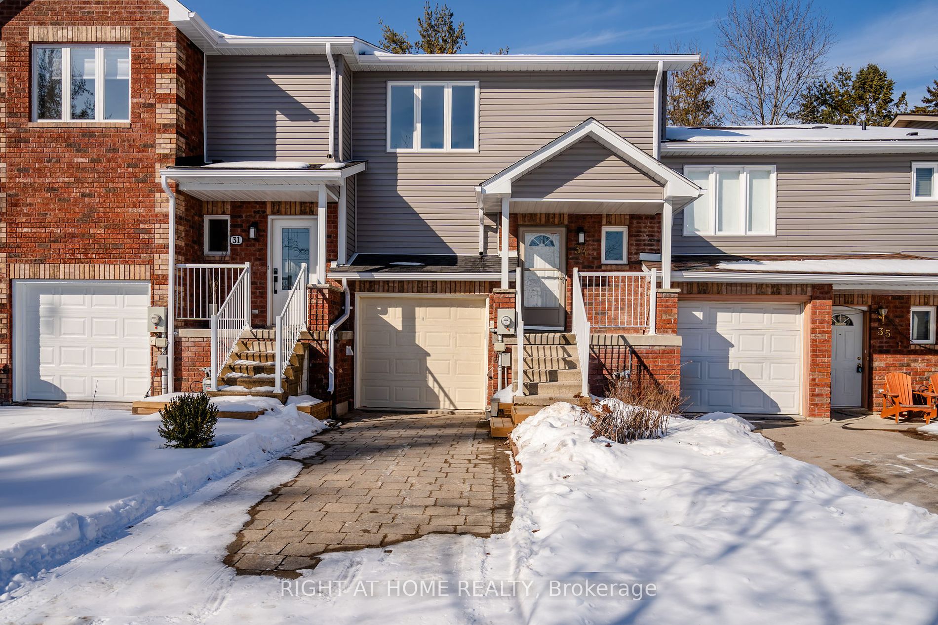 33 Parkside Cres Property Photo 1