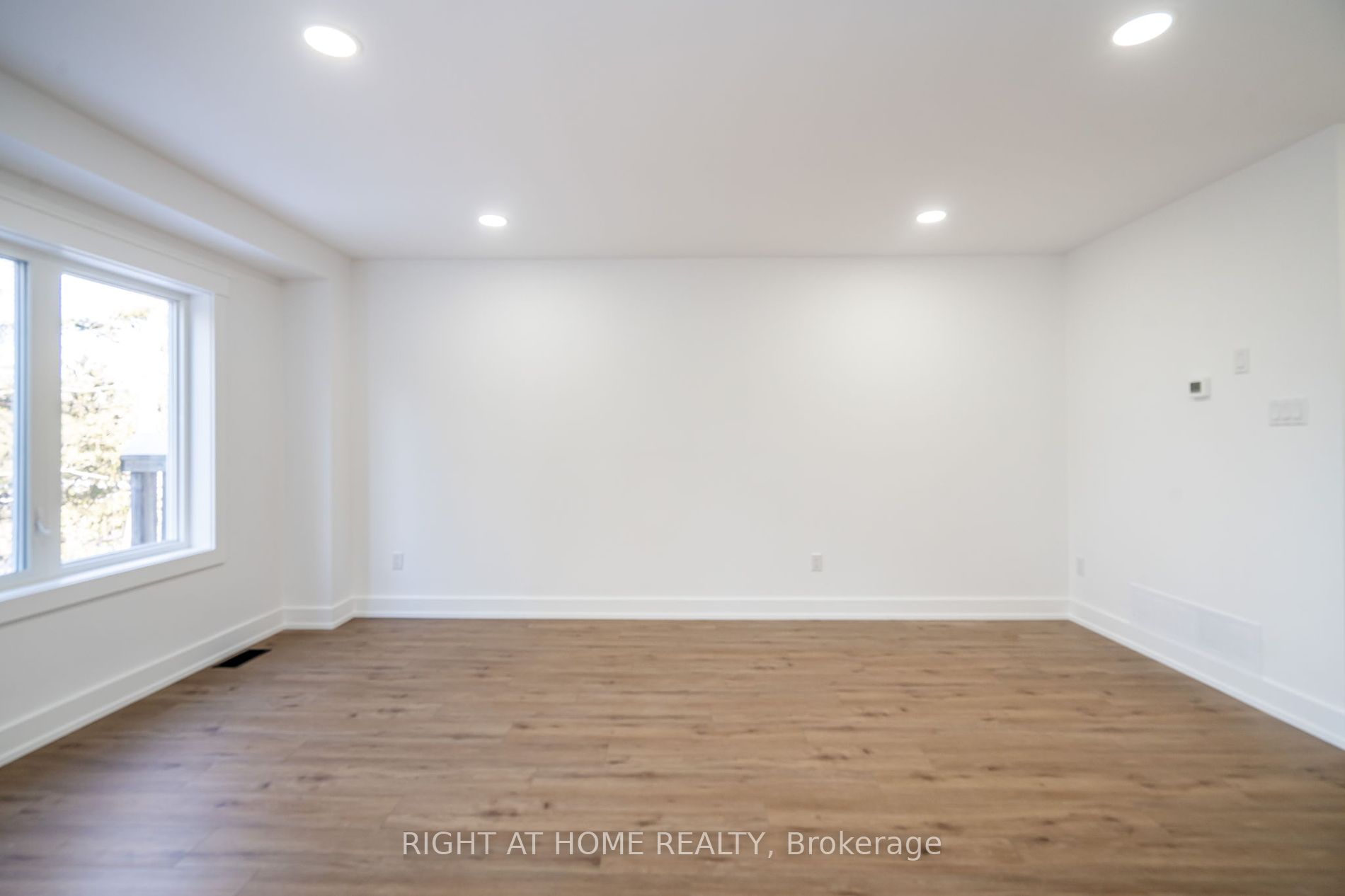 33 Parkside Cres Property Photo 10