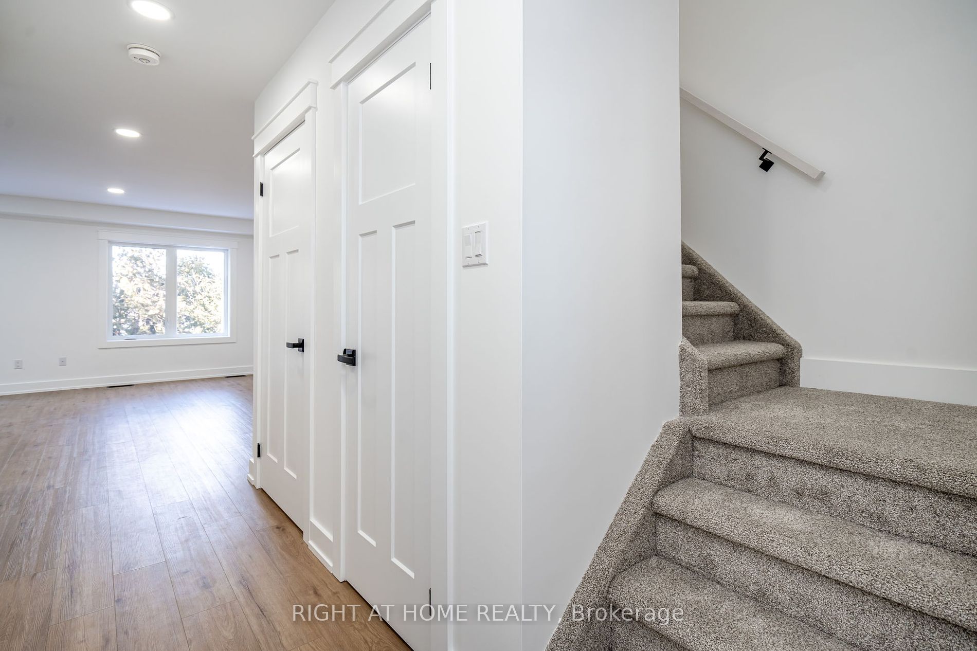33 Parkside Cres Property Photo 13