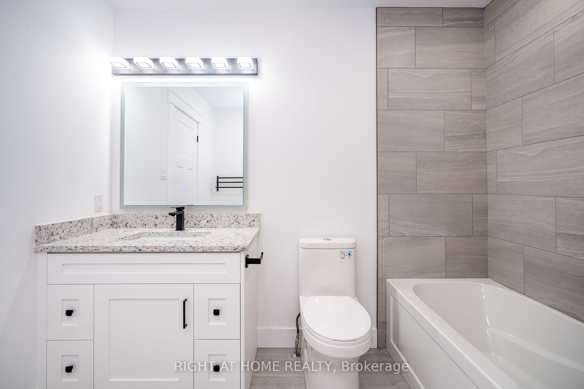 33 Parkside Cres Property Photo 18