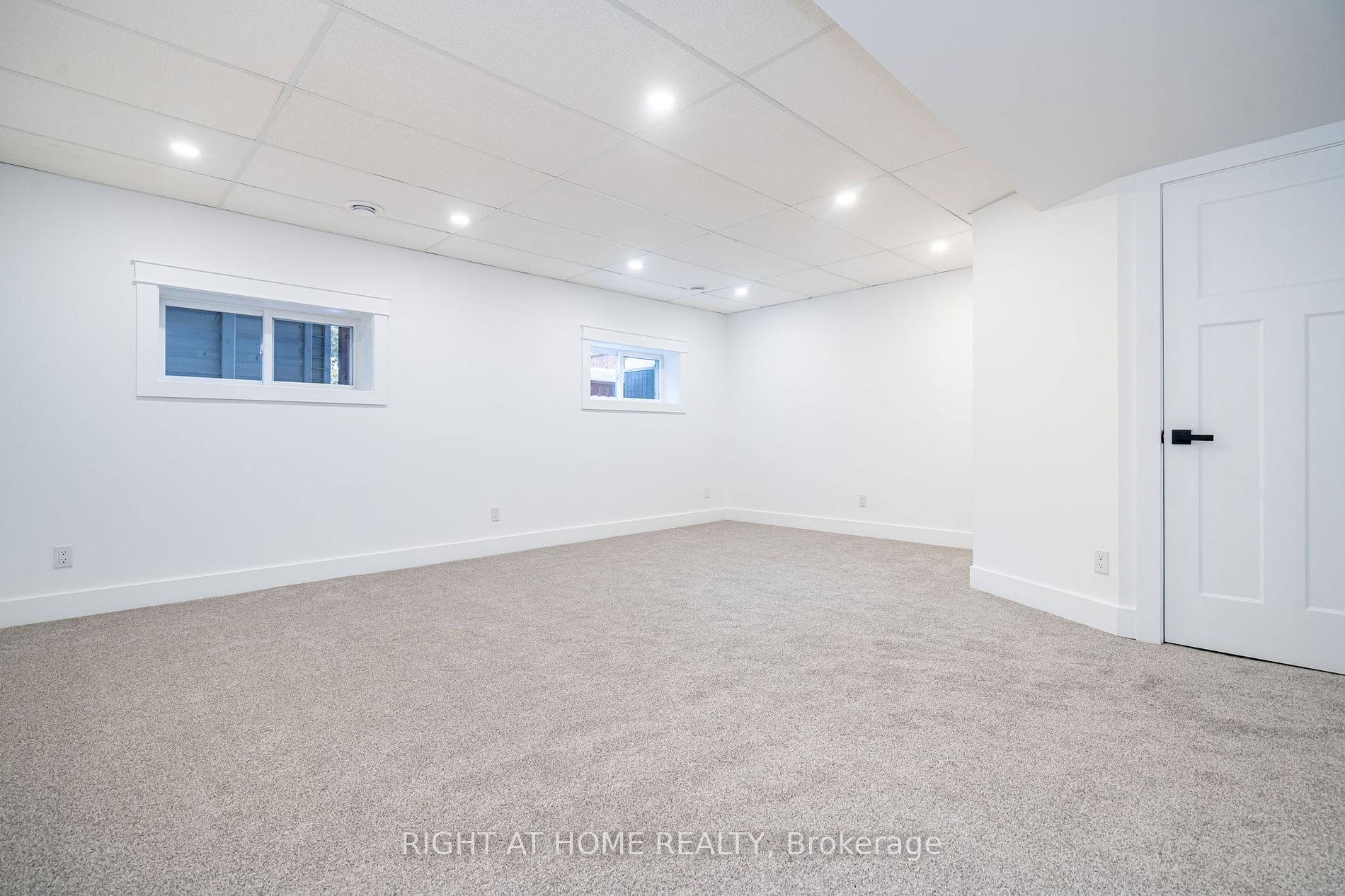 33 Parkside Cres Property Photo 25