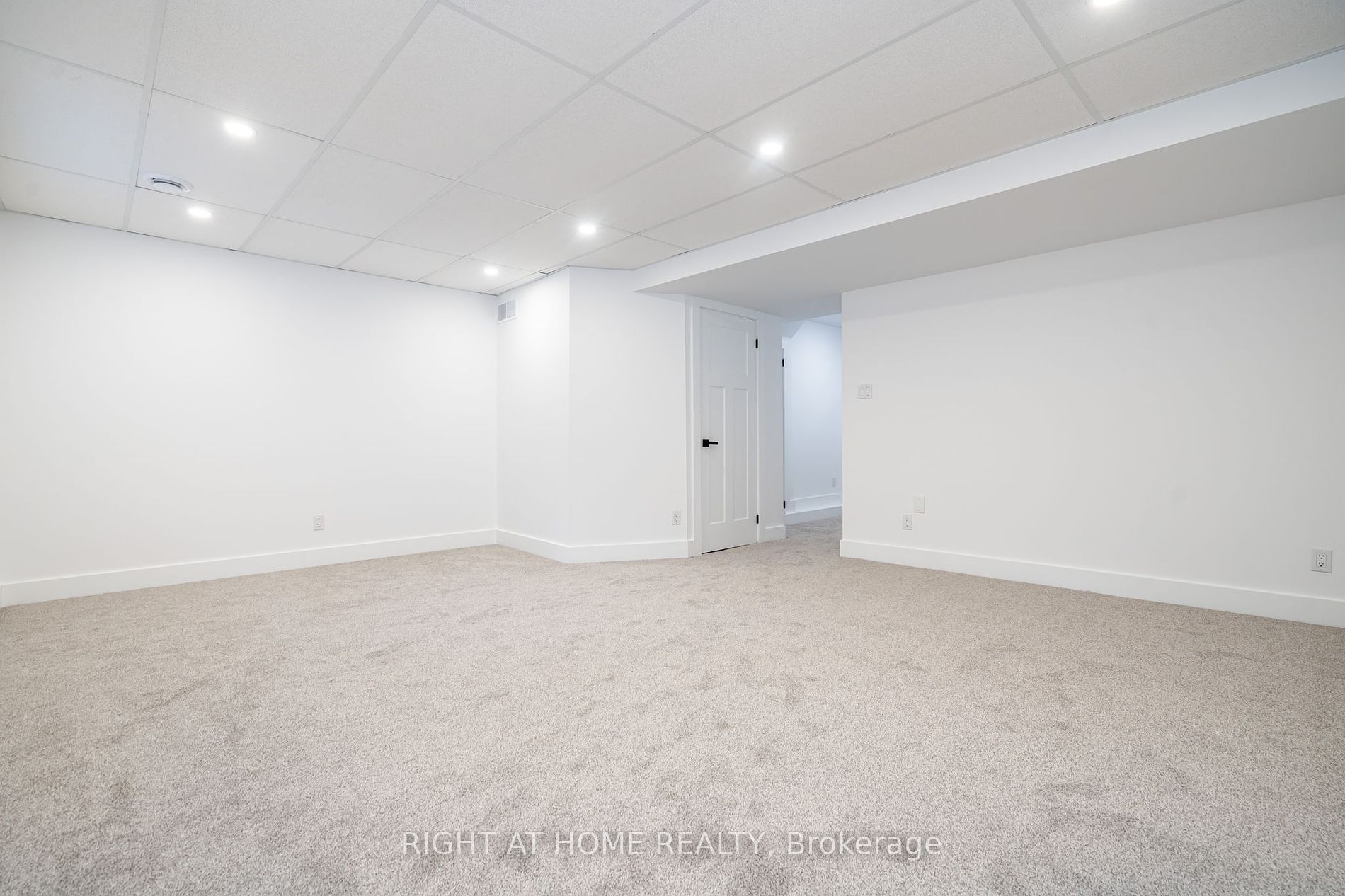 33 Parkside Cres Property Photo 26