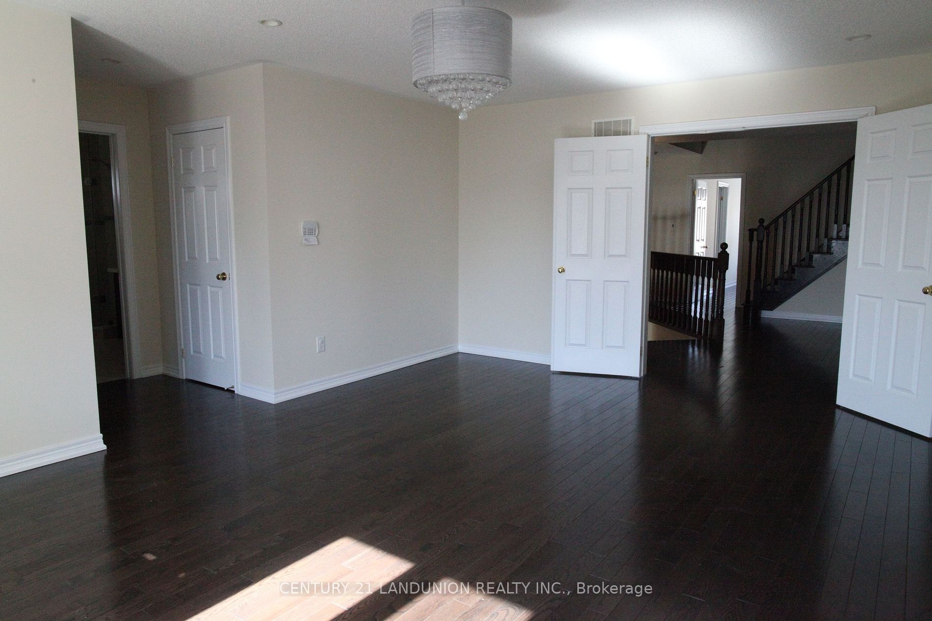 11 Herbert Wales Cres Property Photo 7