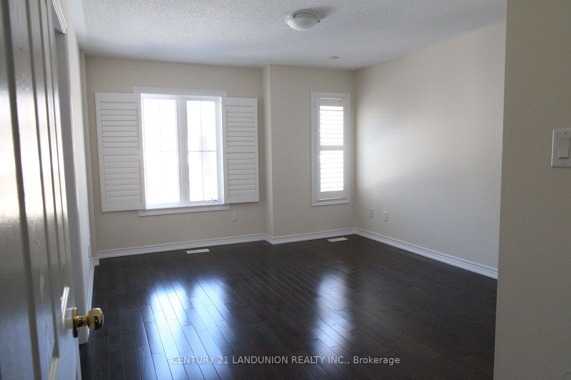 11 Herbert Wales Cres Property Photo 9
