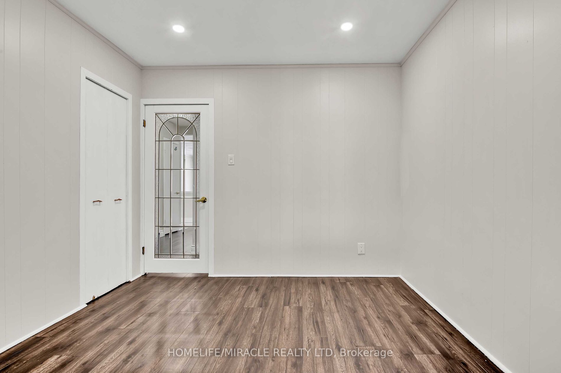 211 Norfolk Ave Property Photo 10