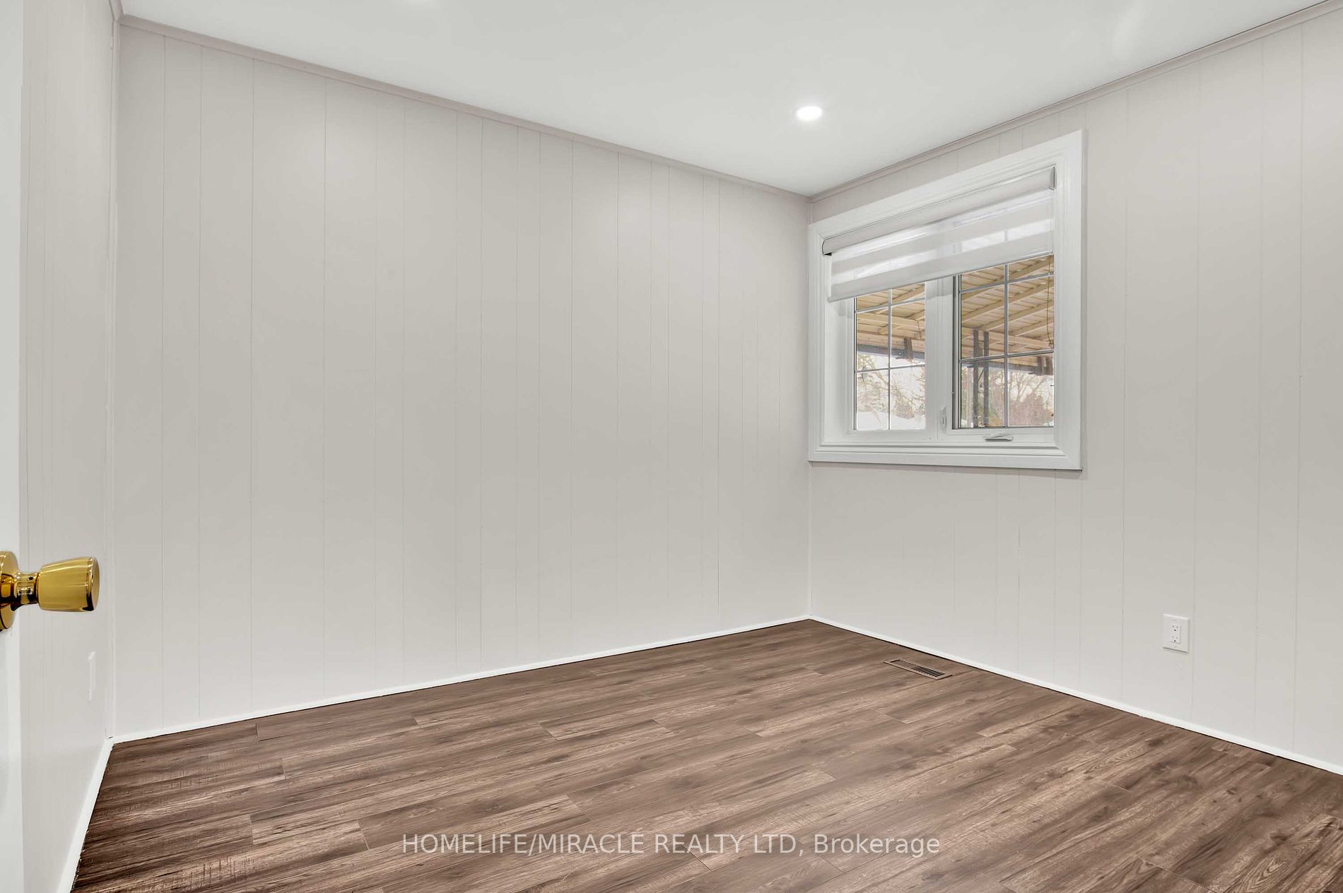 211 Norfolk Ave Property Photo 14
