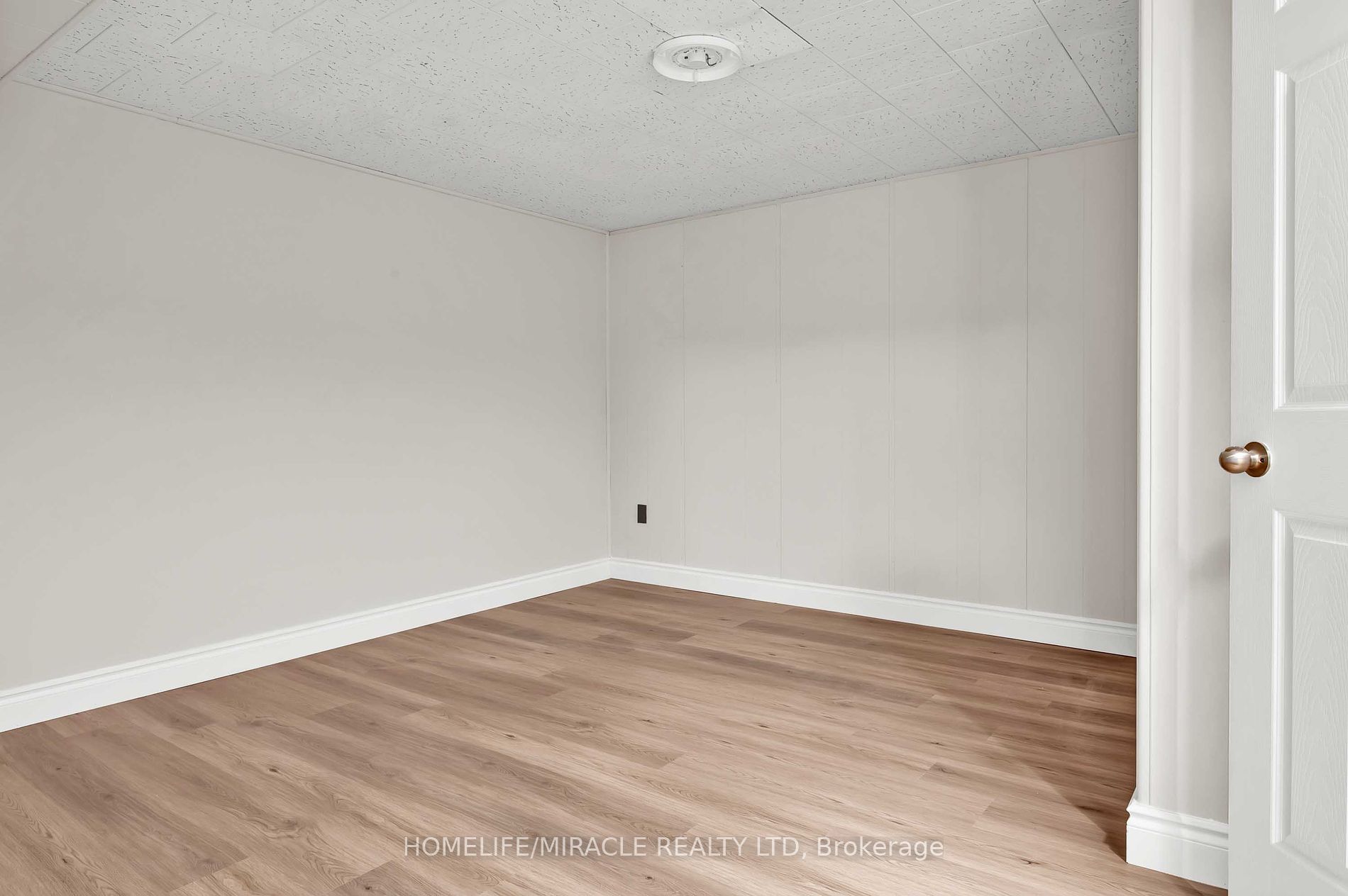 211 Norfolk Ave Property Photo 21