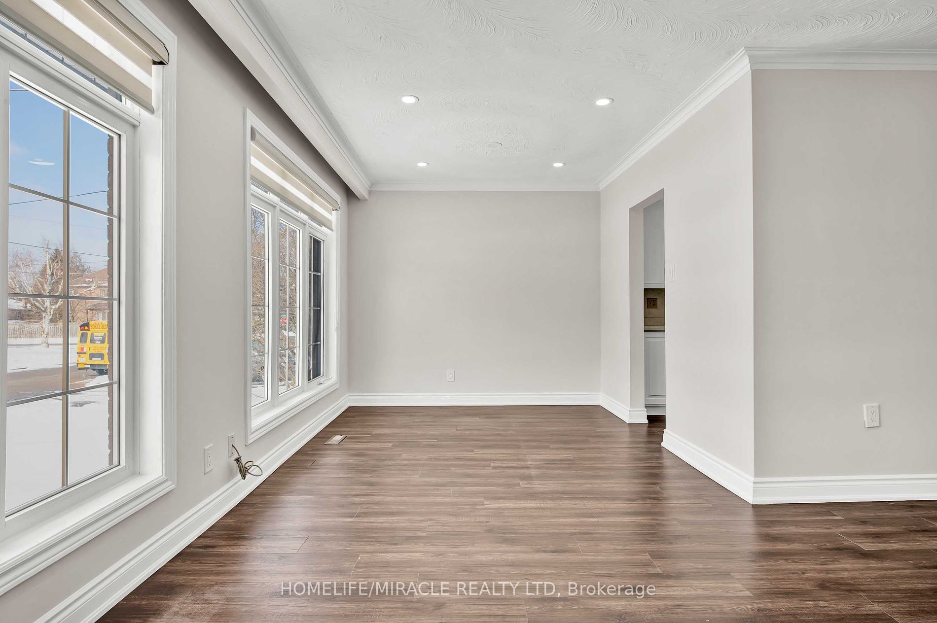 211 Norfolk Ave Property Photo 29