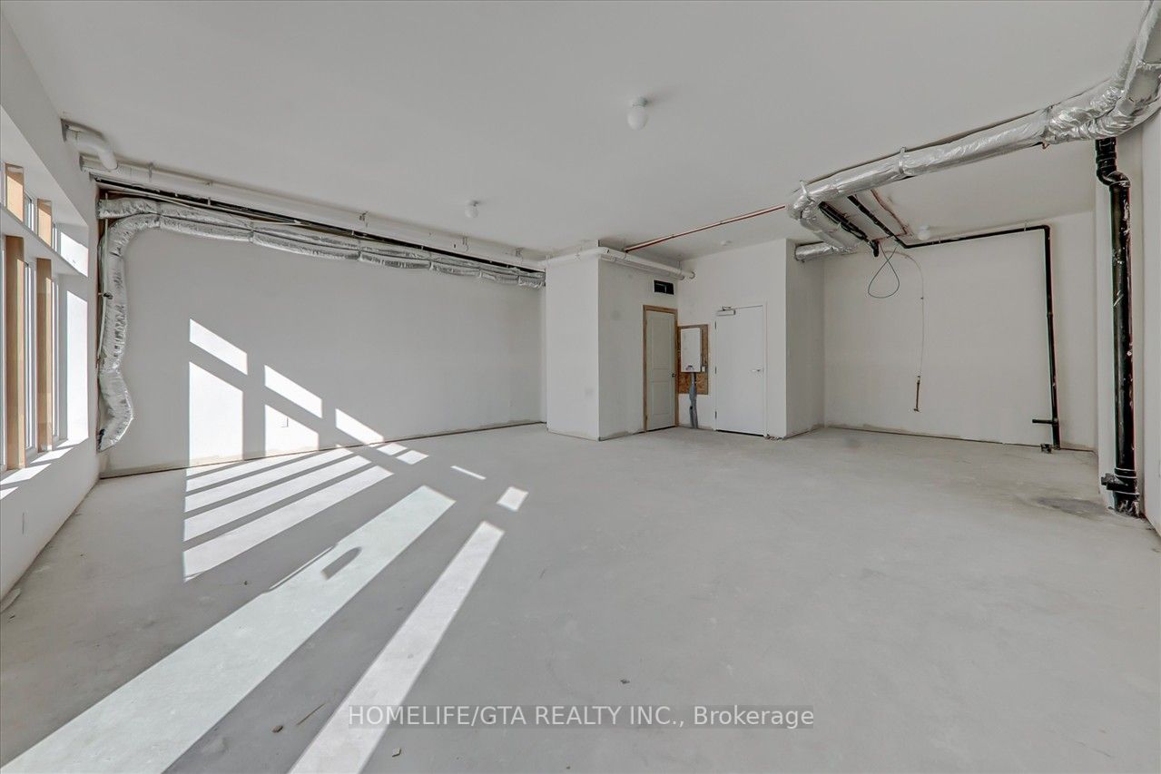 11737 Tenth Line Property Photo 7