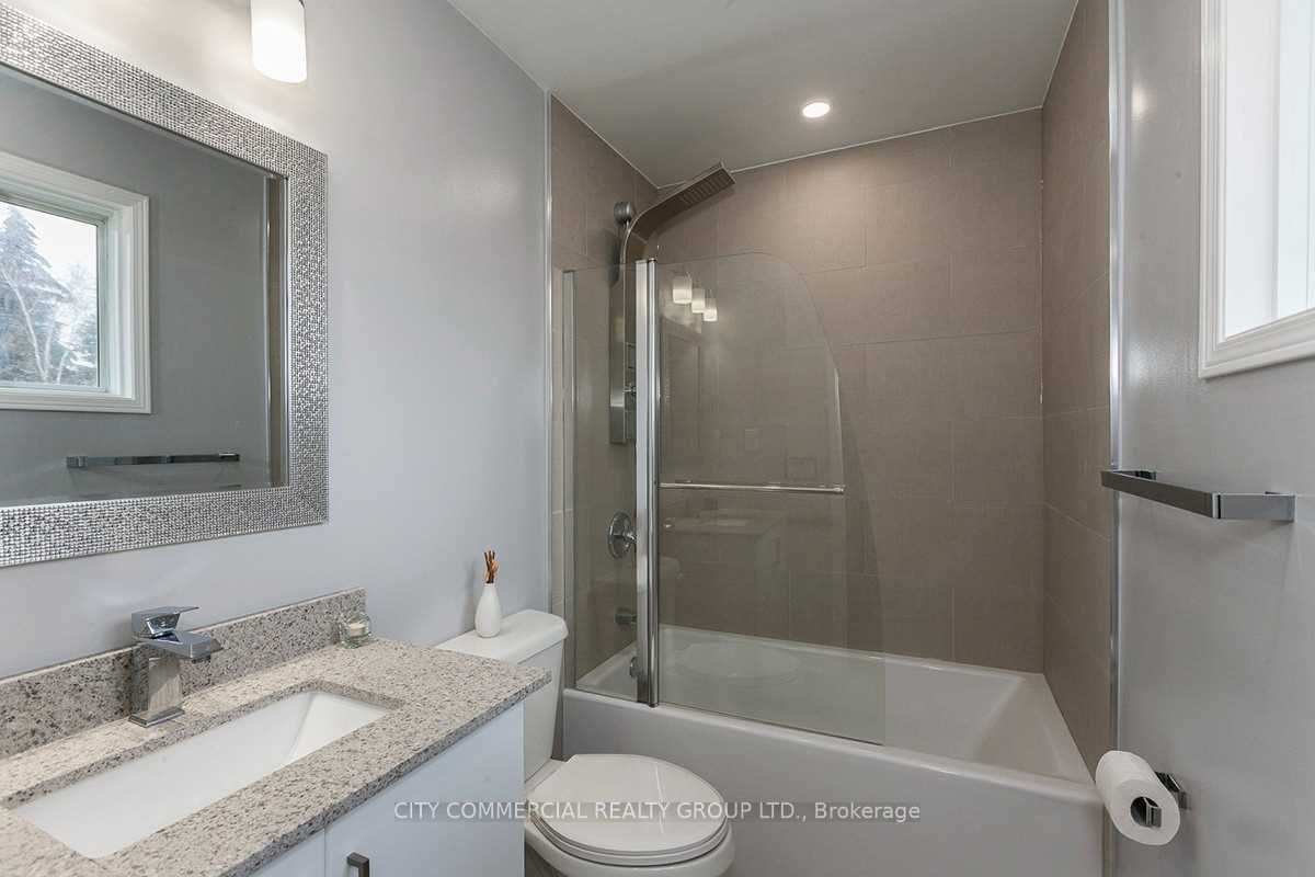 51 Metcalf Cres Property Photo 4