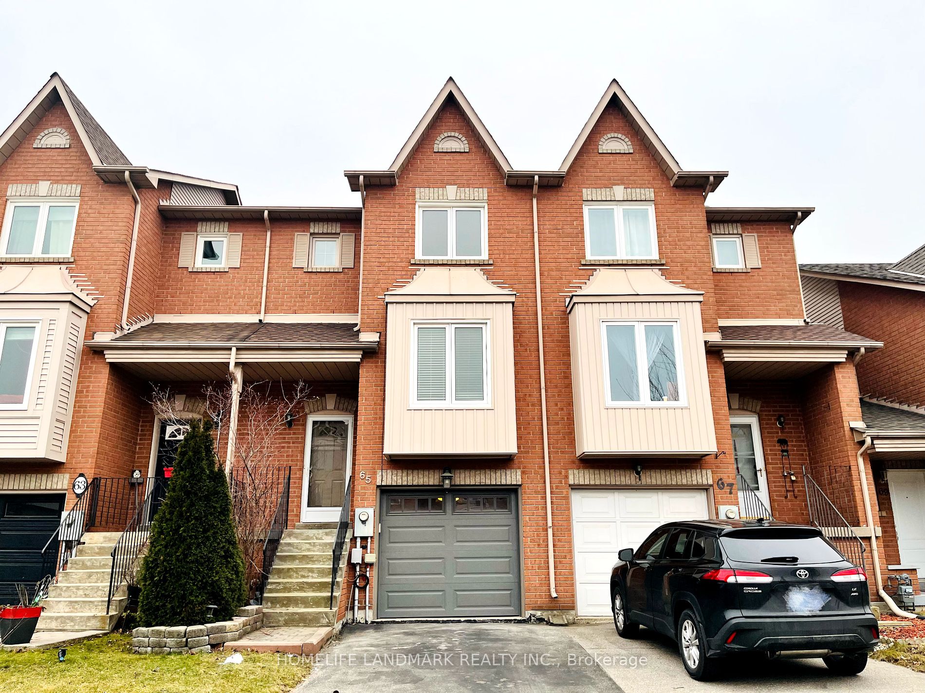 65 Kelso Cres Property Photo 1