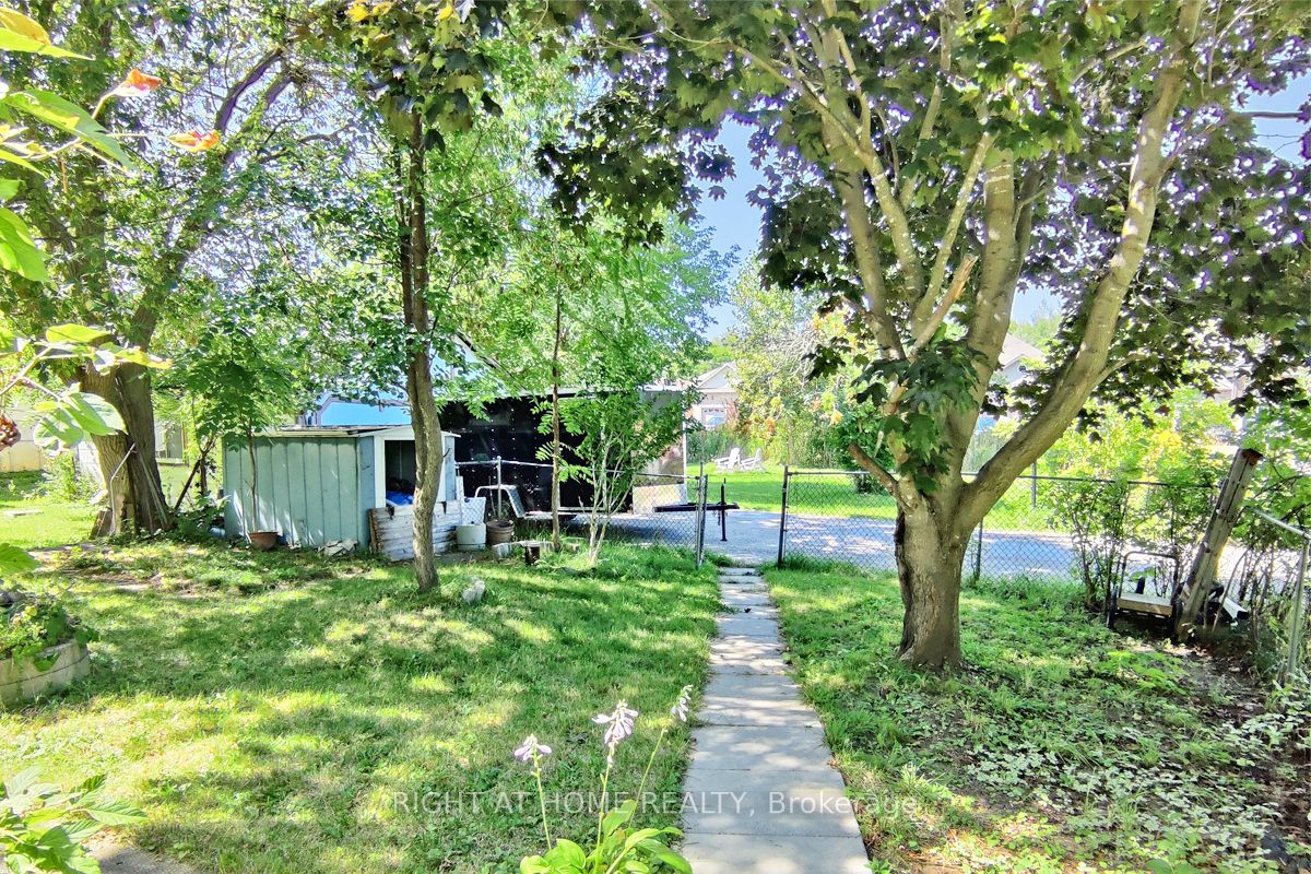 1058 Isabella St Property Photo 3