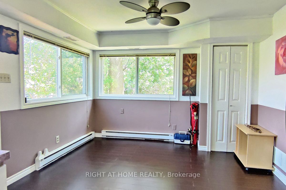 1058 Isabella St Property Photo 12