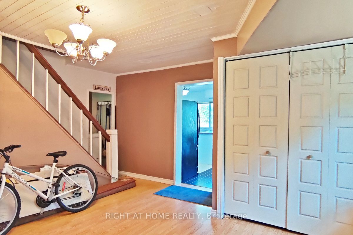 1058 Isabella St Property Photo 13
