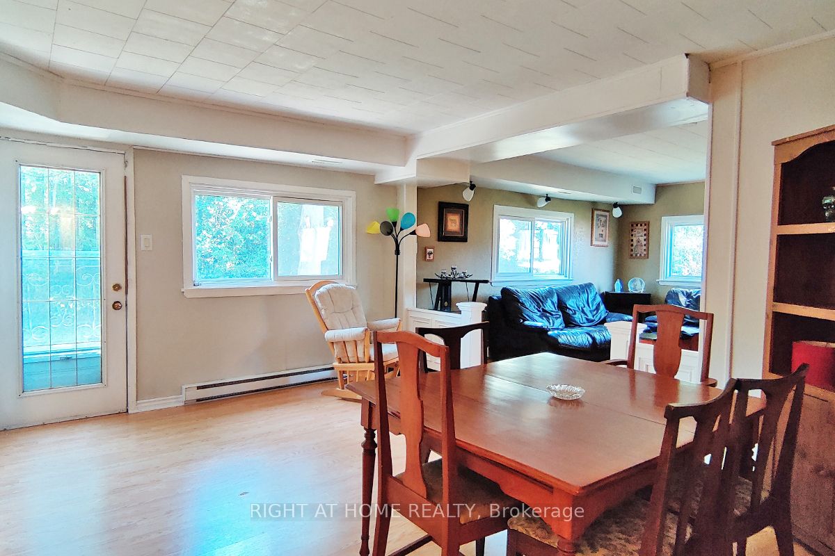 1058 Isabella St Property Photo 16