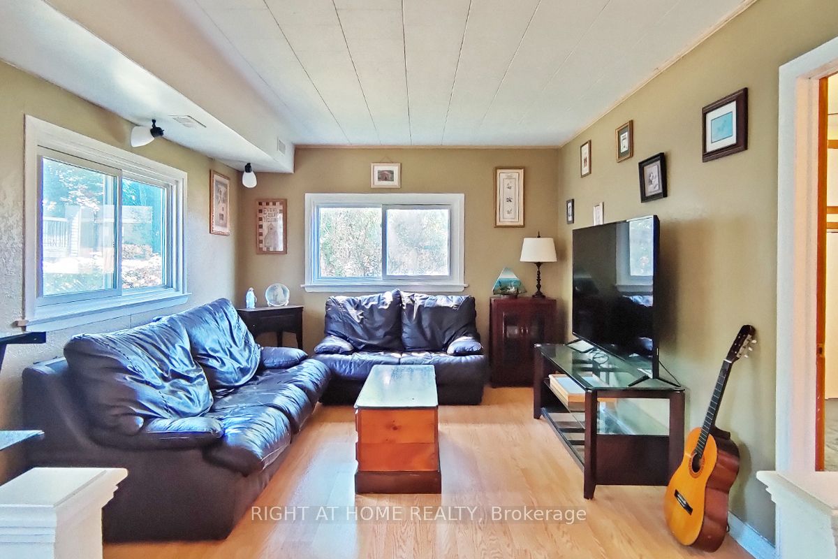 1058 Isabella St Property Photo 17