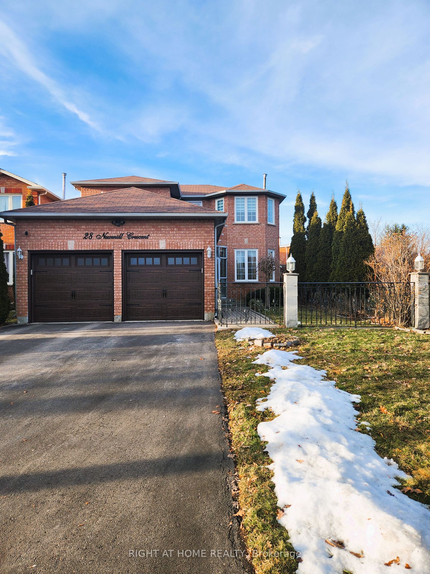 28 Newmill Cres Property Photo 2
