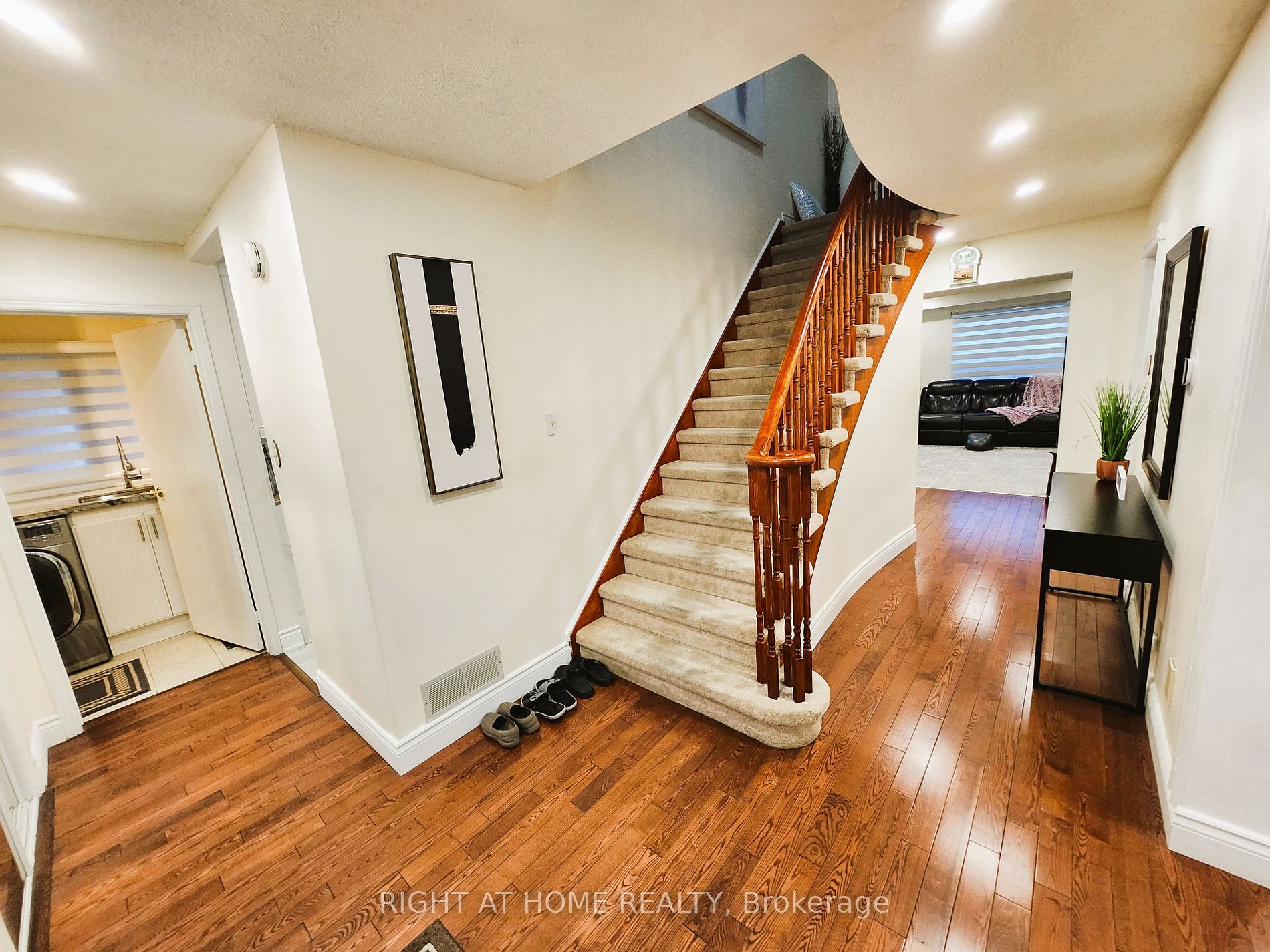 28 Newmill Cres Property Photo 8