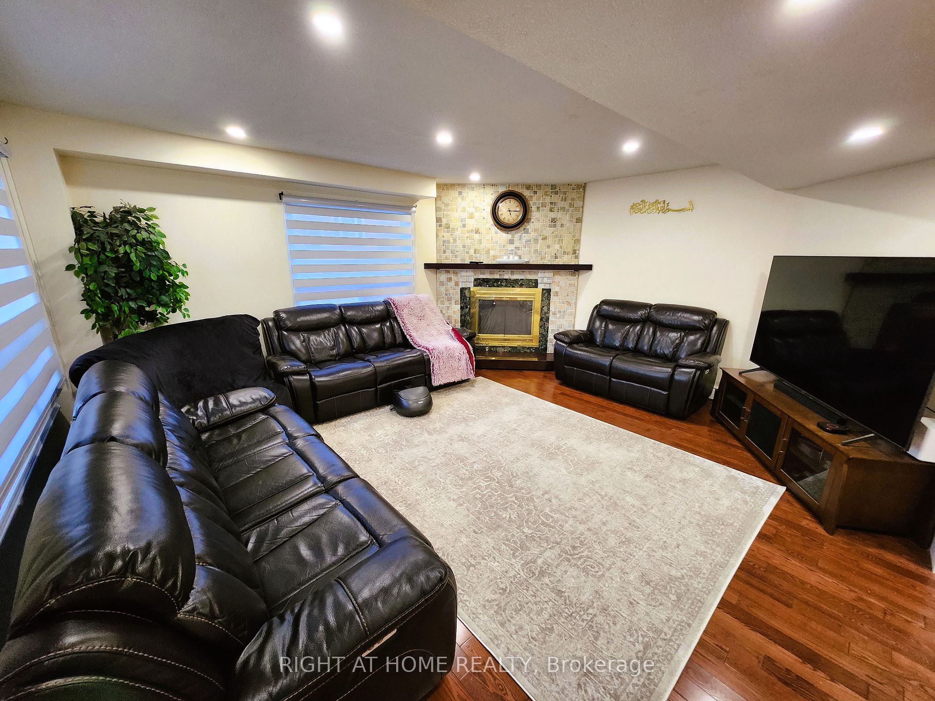 28 Newmill Cres Property Photo 9