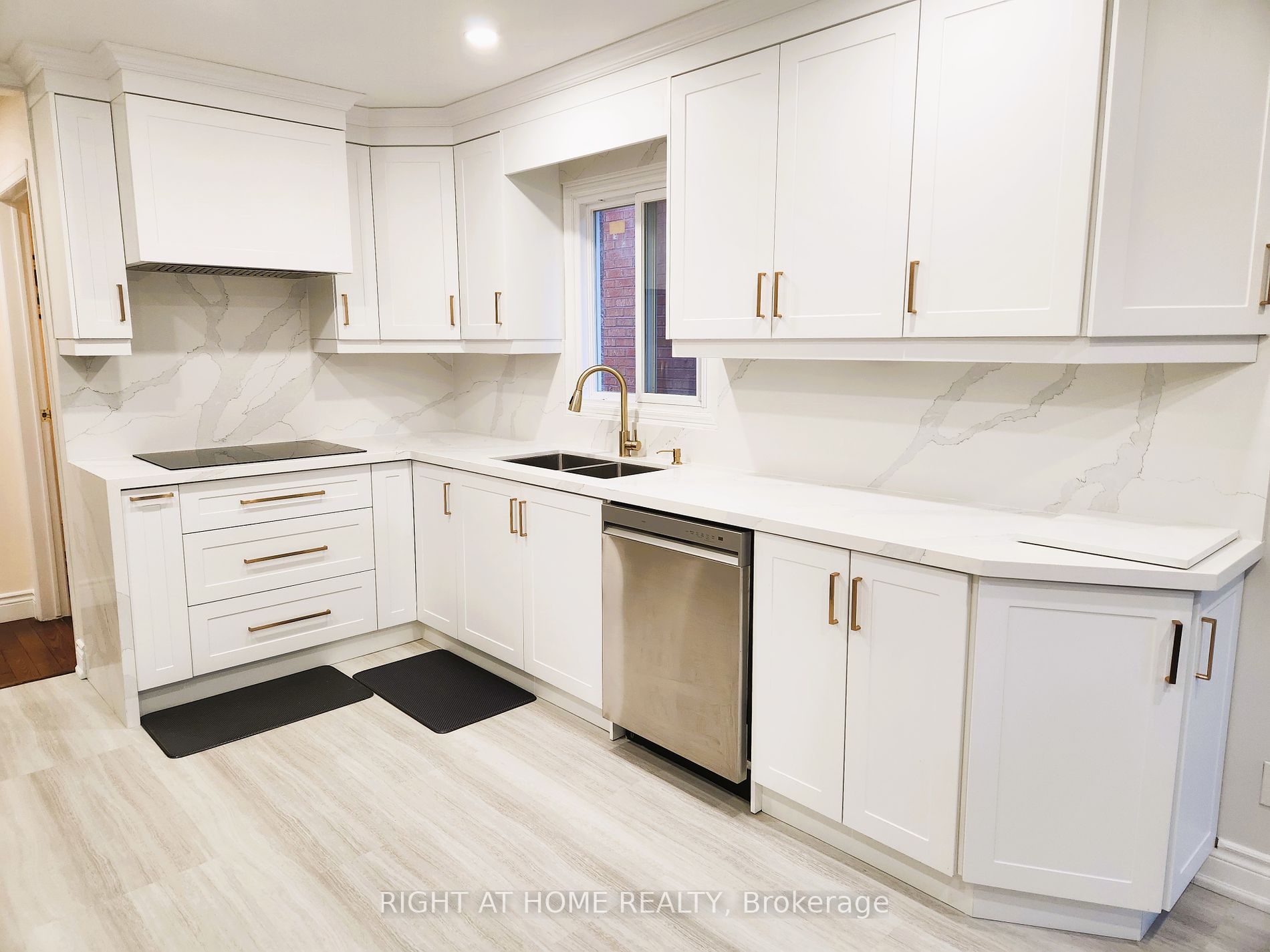 28 Newmill Cres Property Photo 12