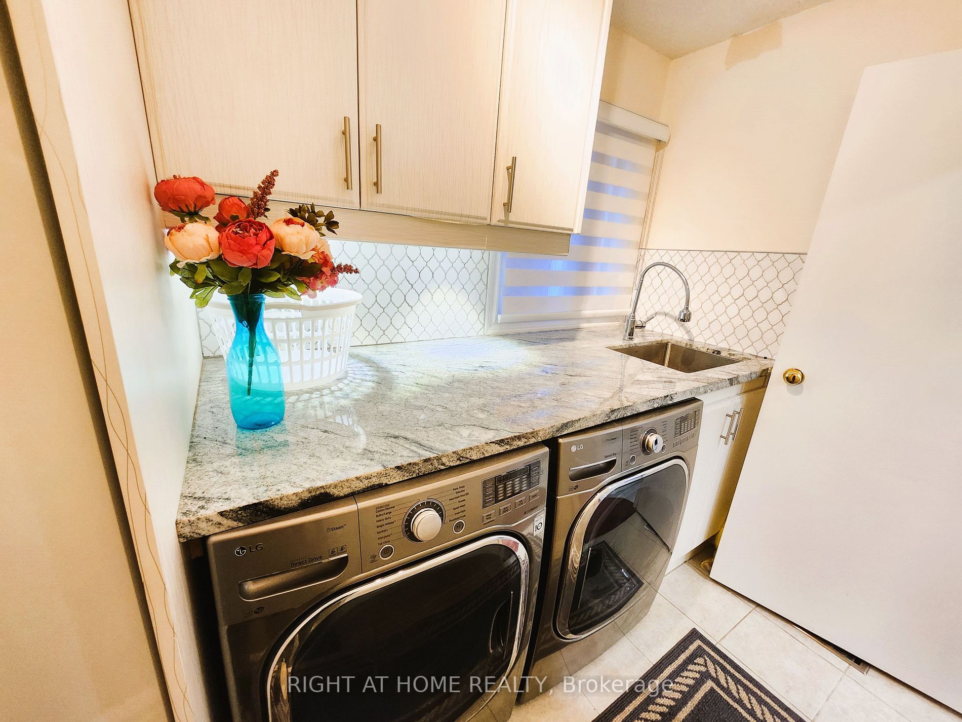 28 Newmill Cres Property Photo 16