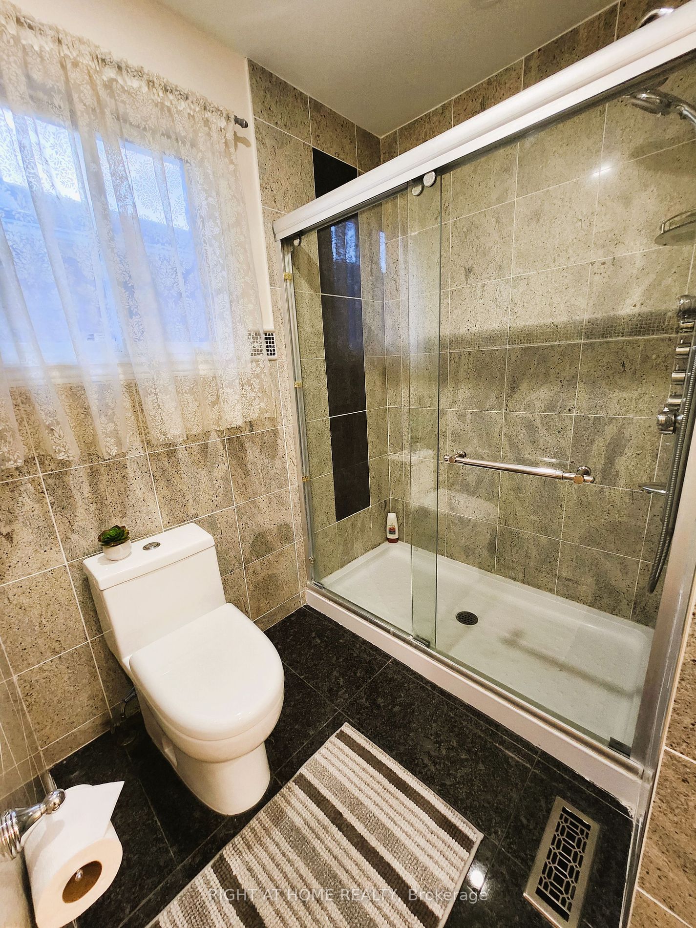 28 Newmill Cres Property Photo 27