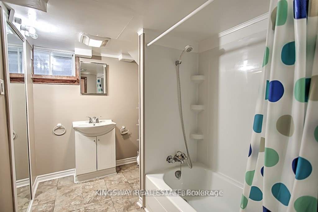49 Don Mor Dr Property Photo 17