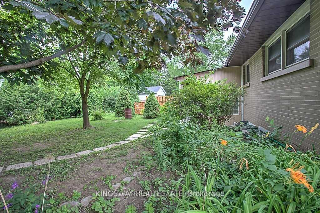 49 Don Mor Dr Property Photo 23