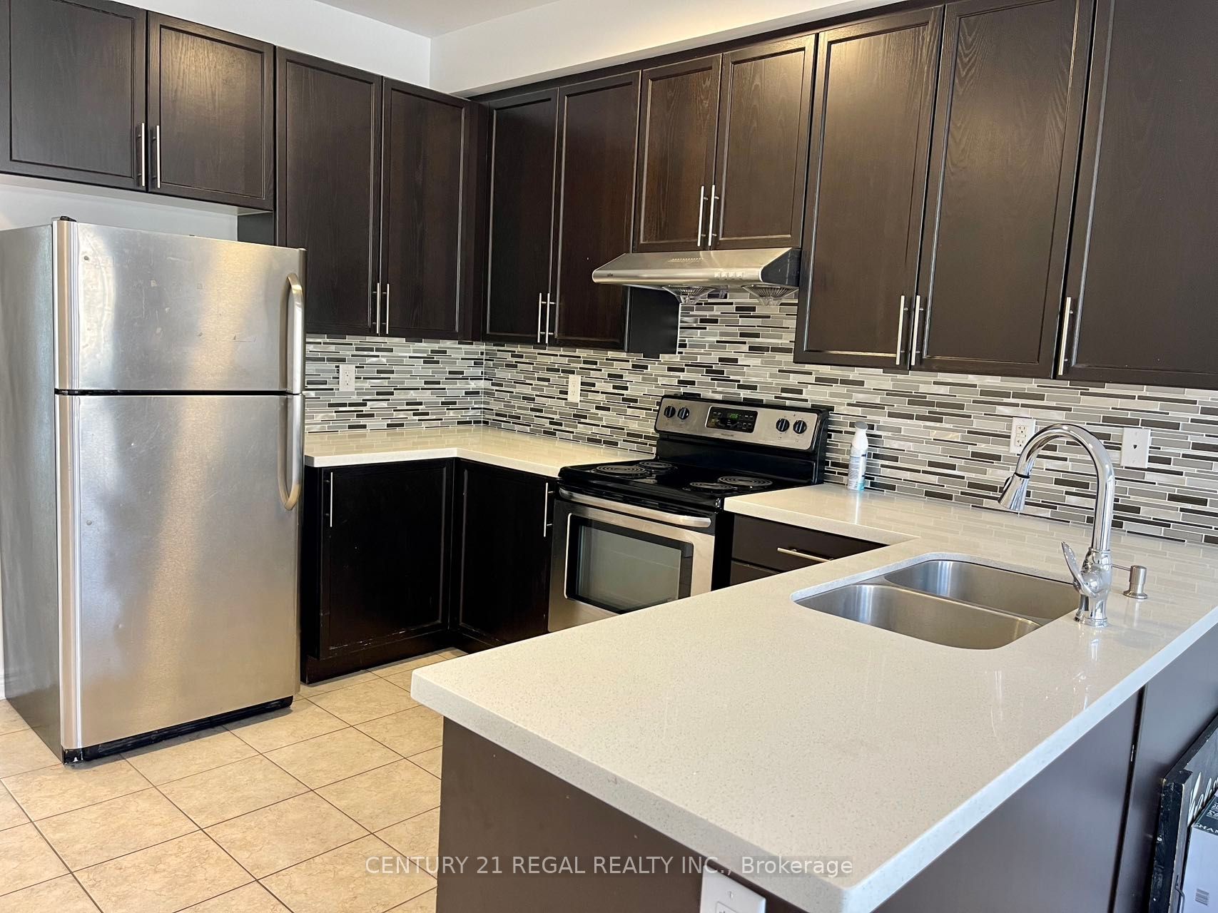 29 Gadani Dr Property Photo 4