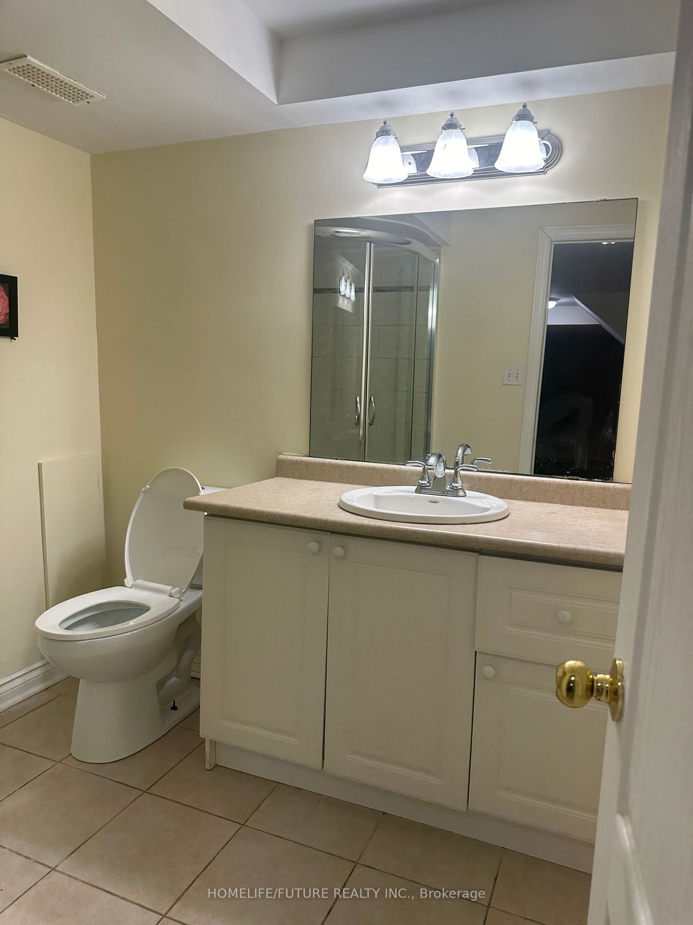 54 Kentview Cres Property Photo 5