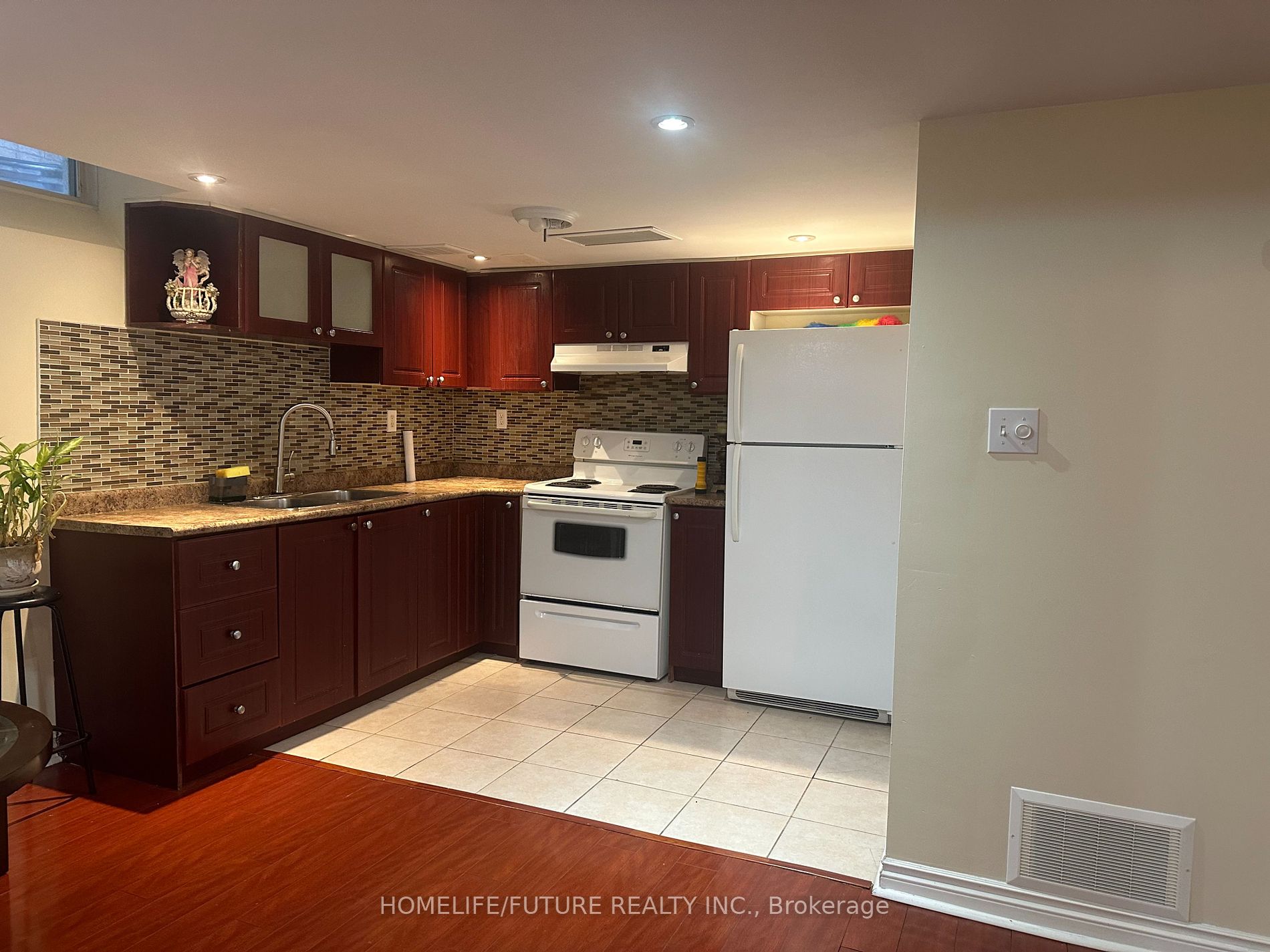 54 Kentview Cres Property Photo 7