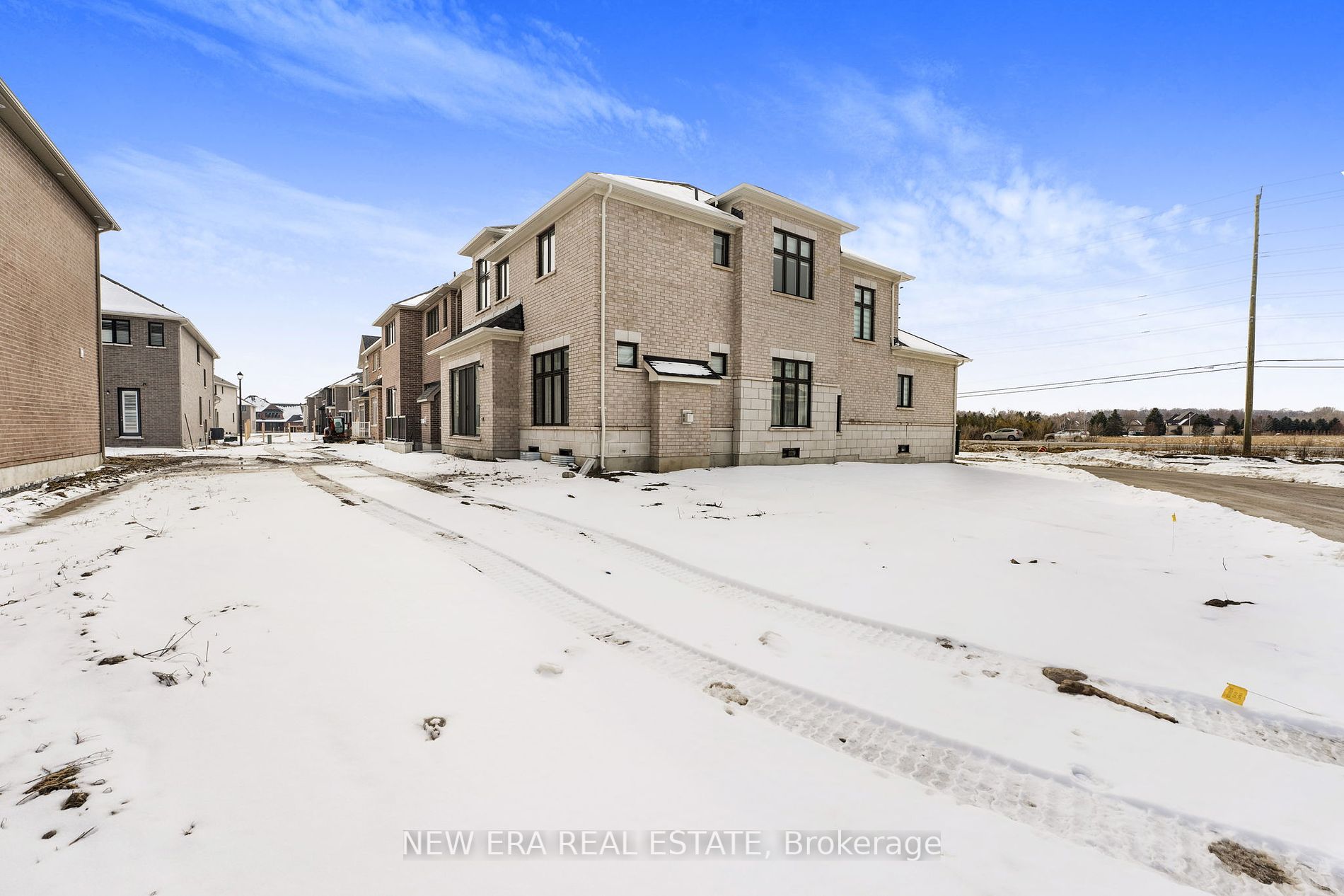 7 Ballanview Crt Property Photo 4