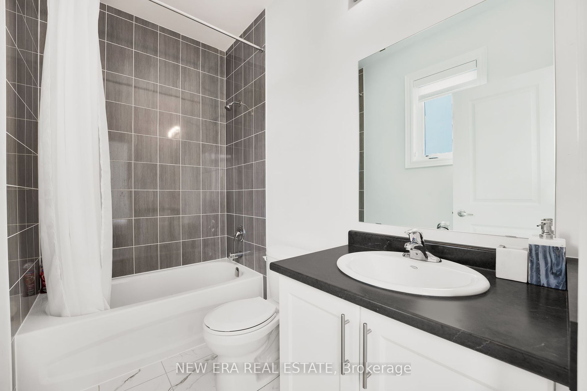 7 Ballanview Crt Property Photo 33