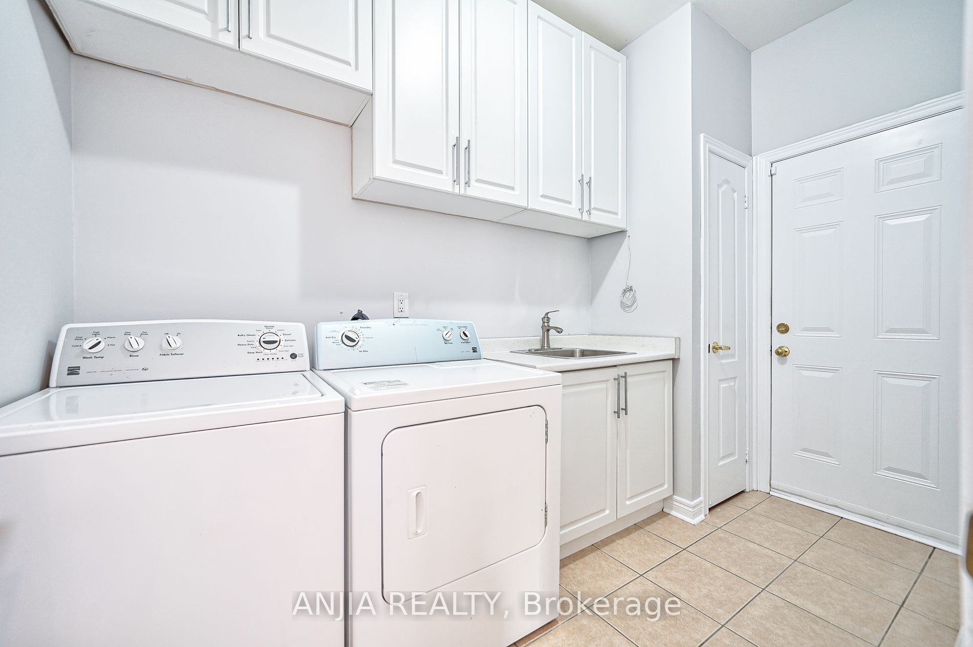 328 Williamson Rd Property Photo 11