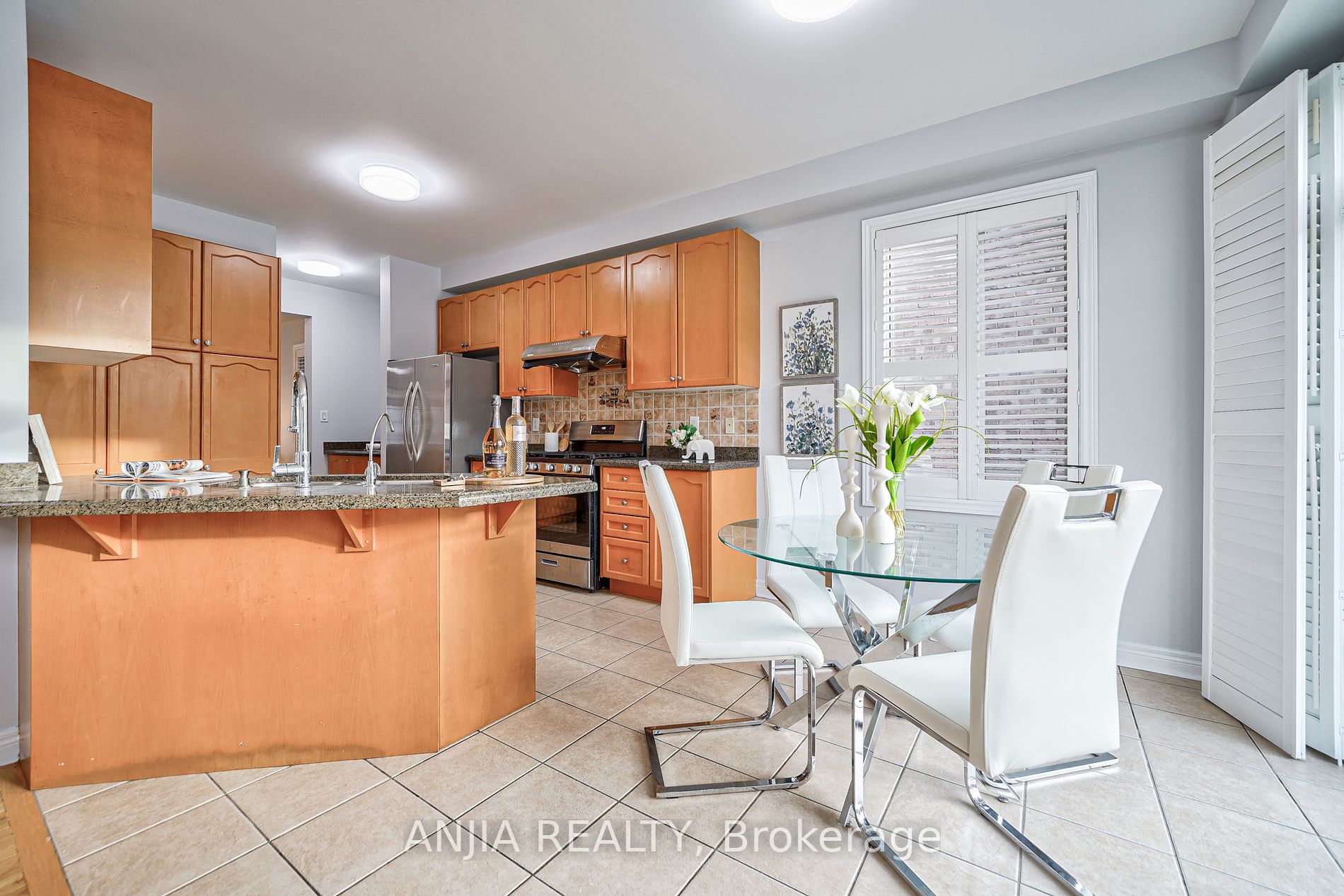 328 Williamson Rd Property Photo 15
