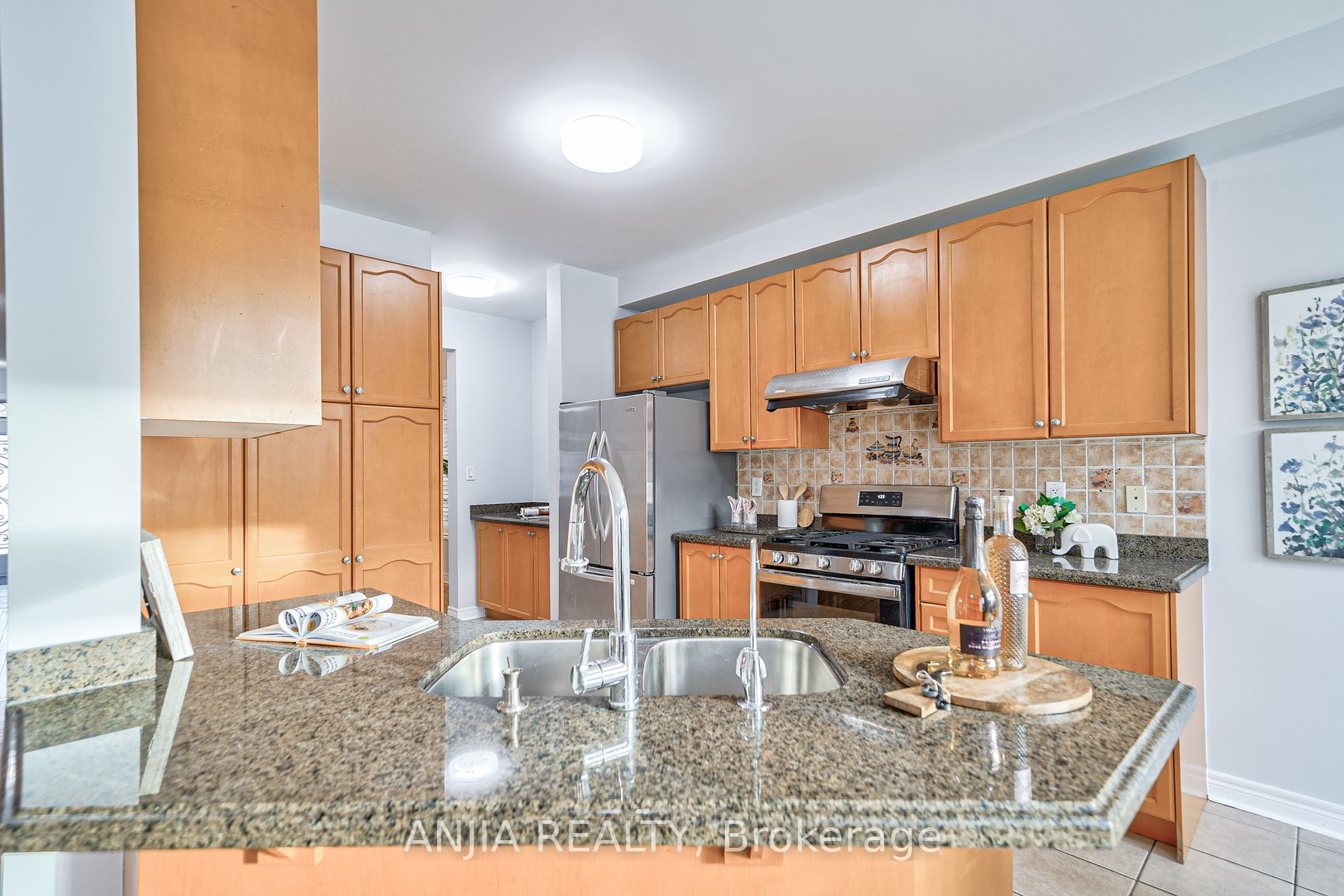 328 Williamson Rd Property Photo 16