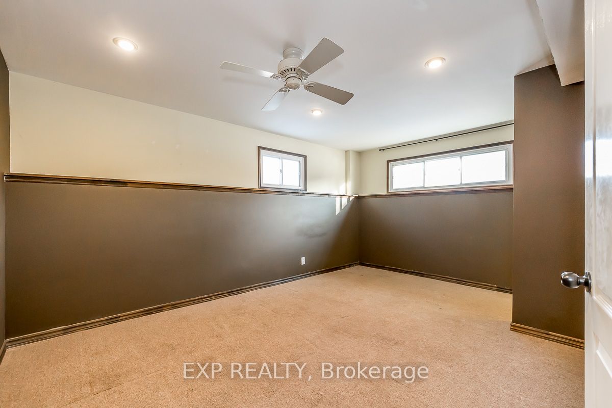 15 Darren Dr Property Photo 27