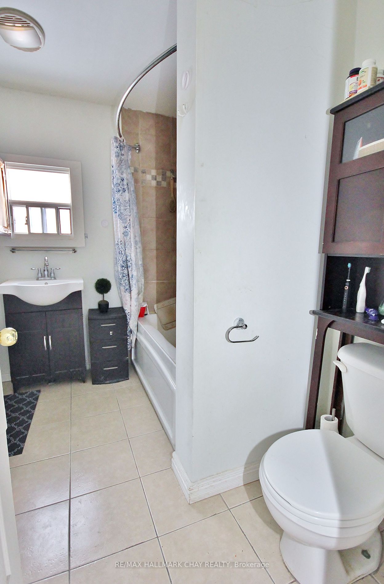683 10th Line Property Photo 7