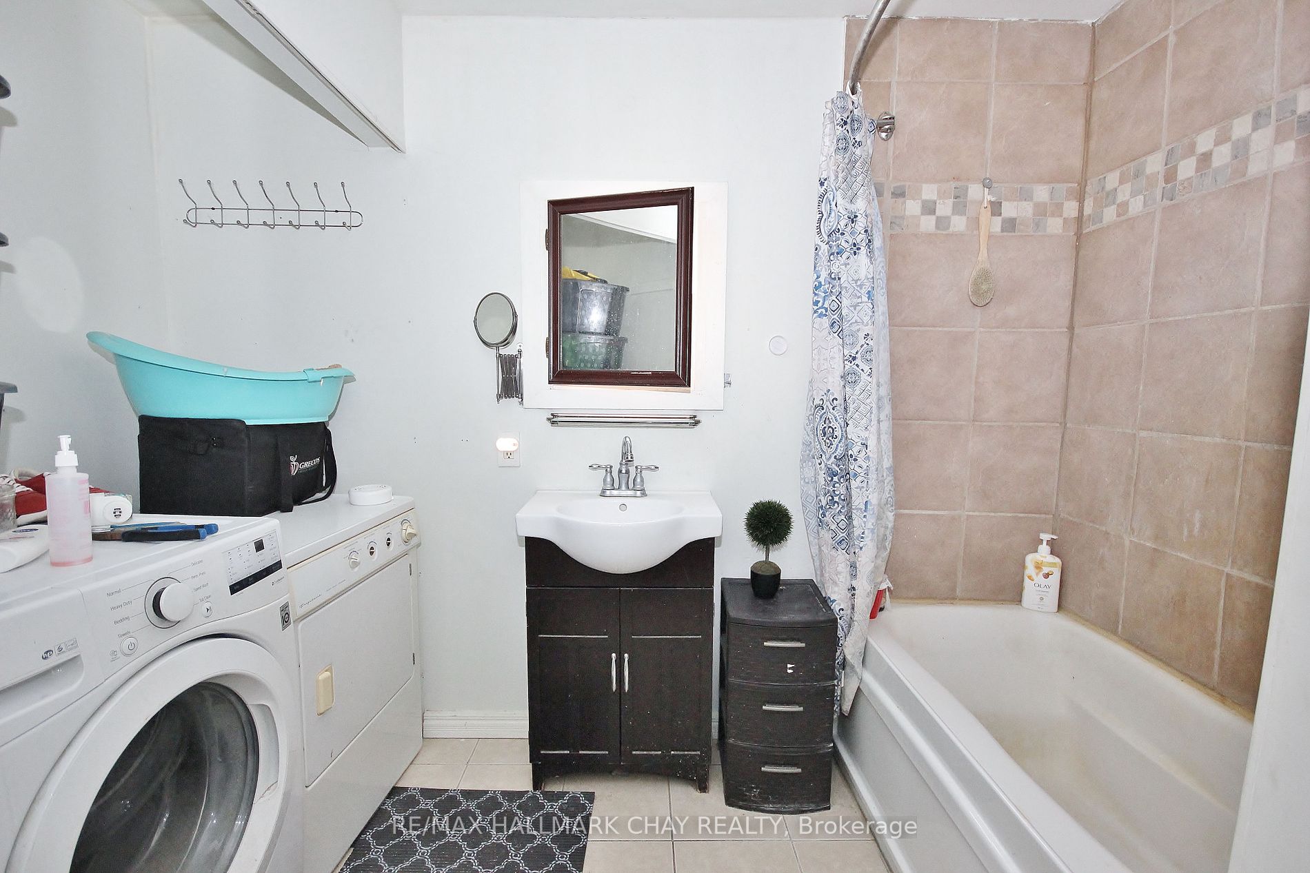 683 10th Line Property Photo 8