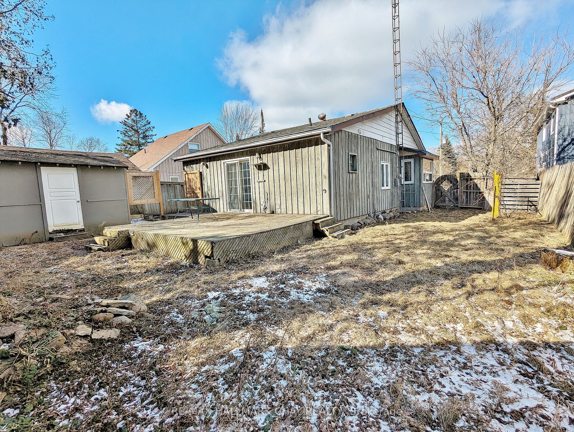 683 10th Line Property Photo 9