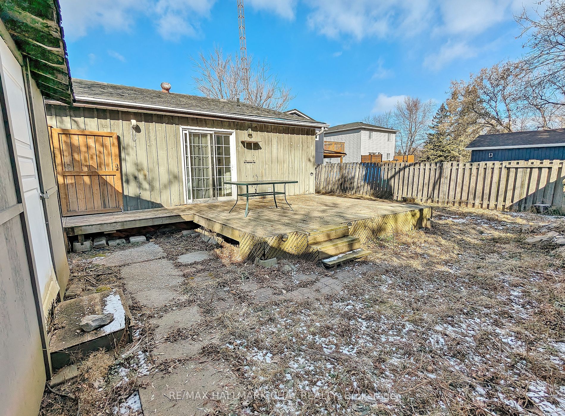 683 10th Line Property Photo 10