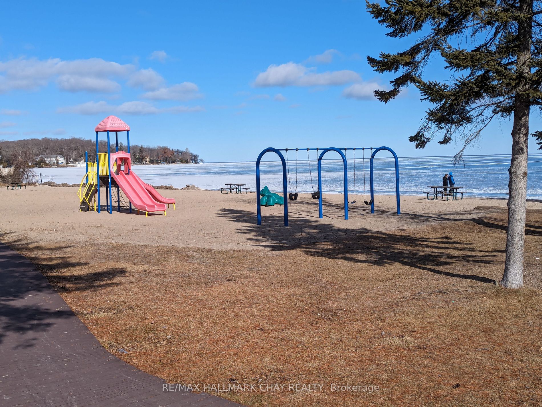 683 10th Line Property Photo 11