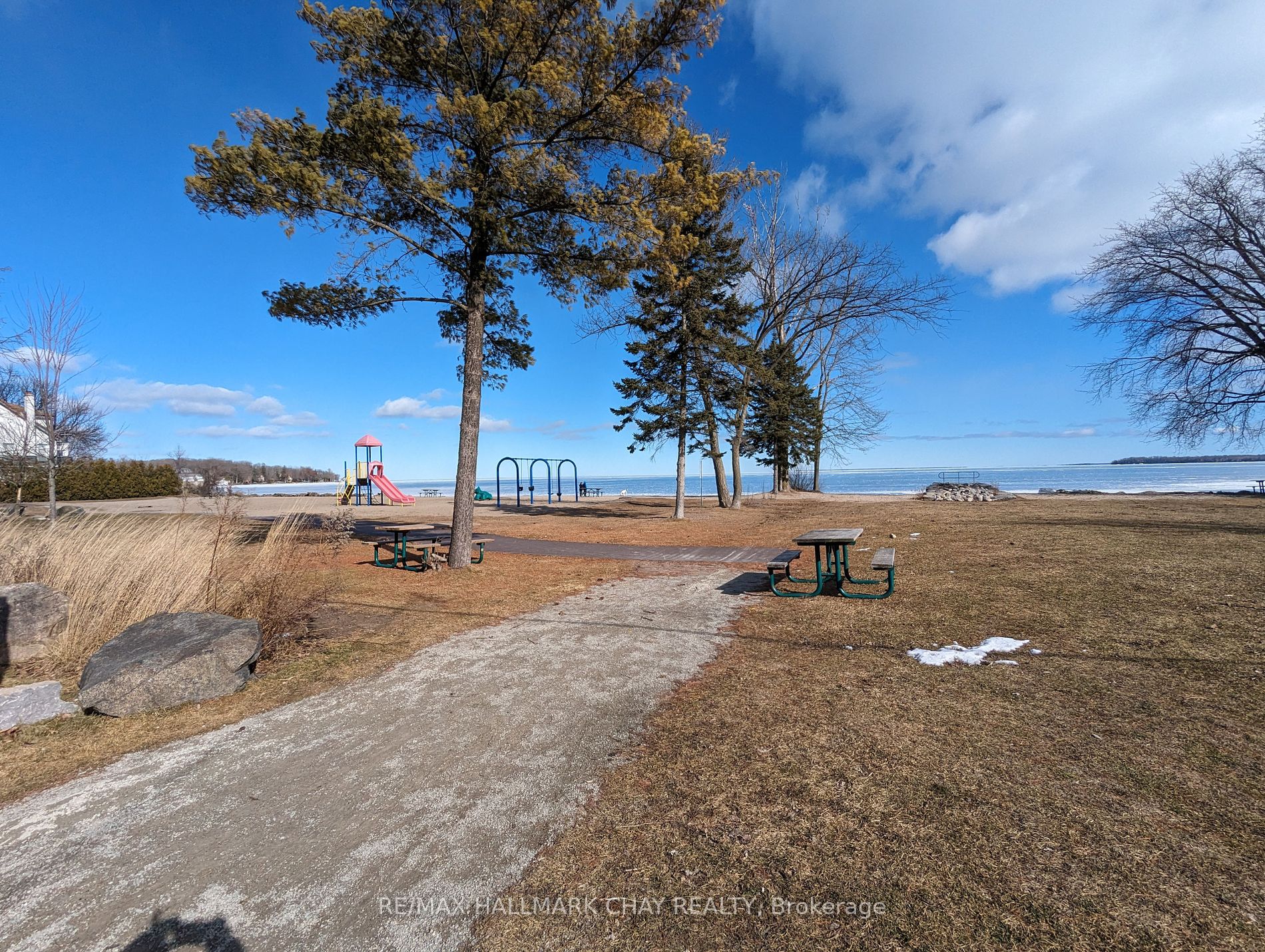 683 10th Line Property Photo 12