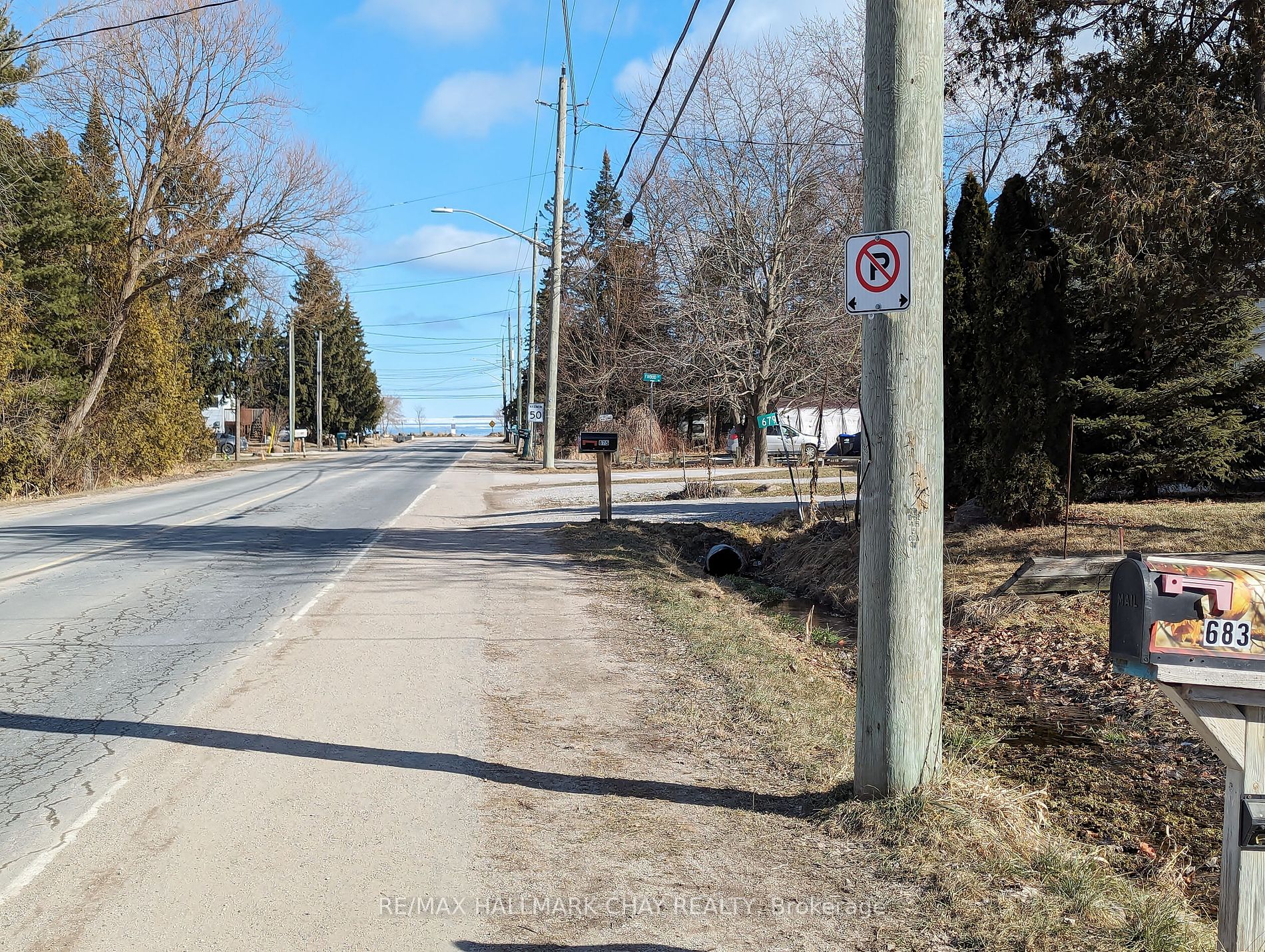 683 10th Line Property Photo 13