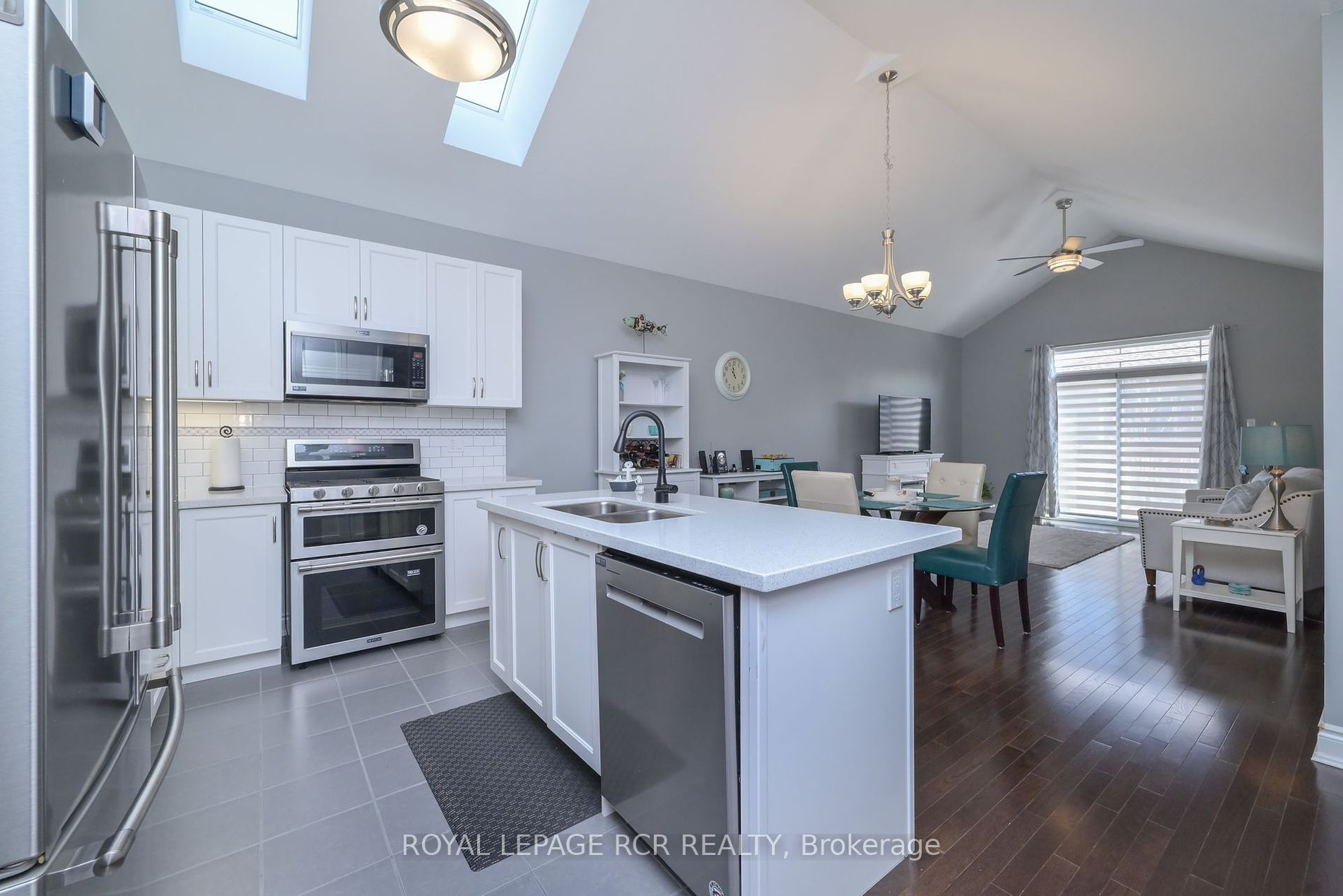 63 Summerhill Dr 15 Property Photo 7